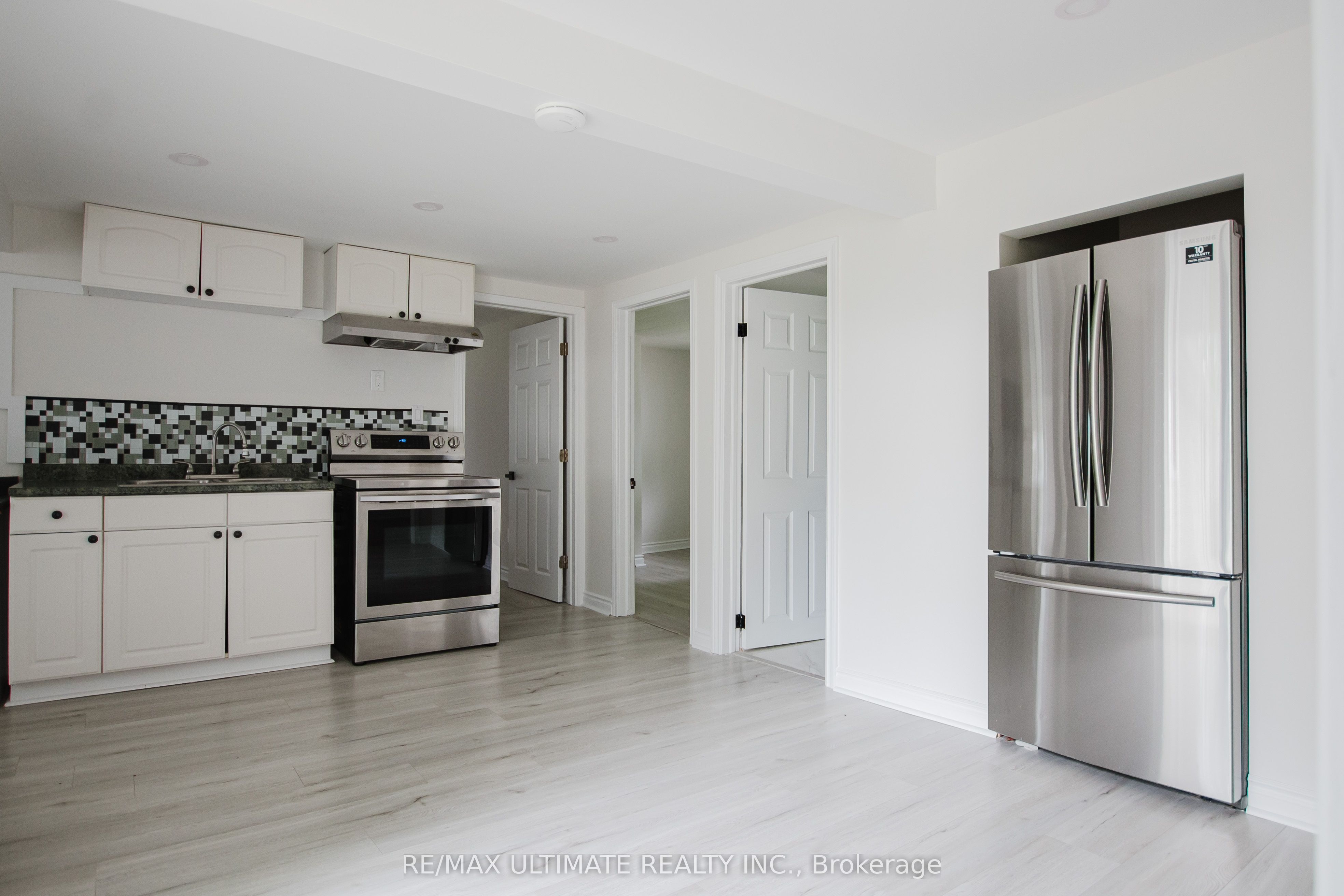 372 Helen Street Property Photo 10