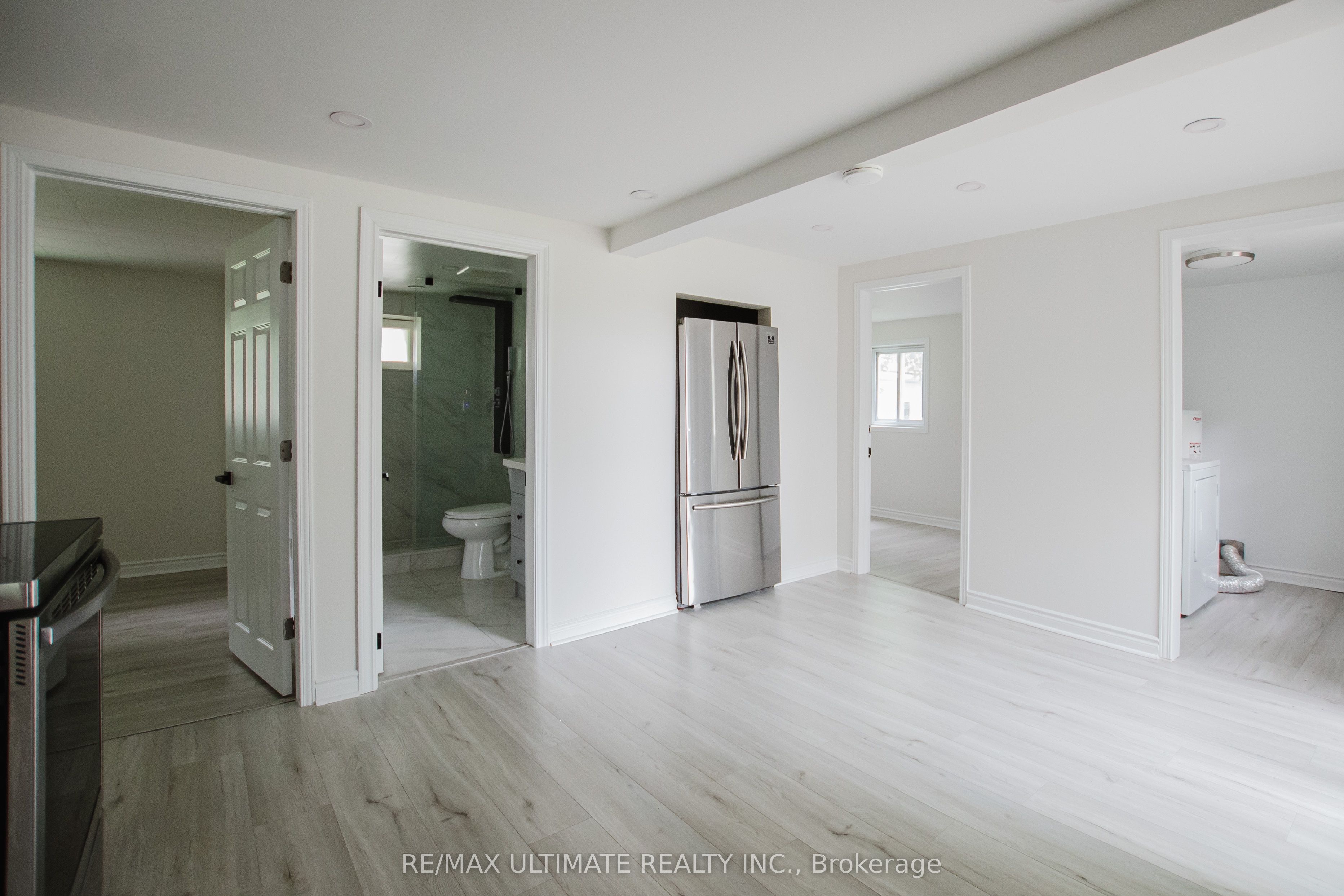 372 Helen Street Property Photo 11