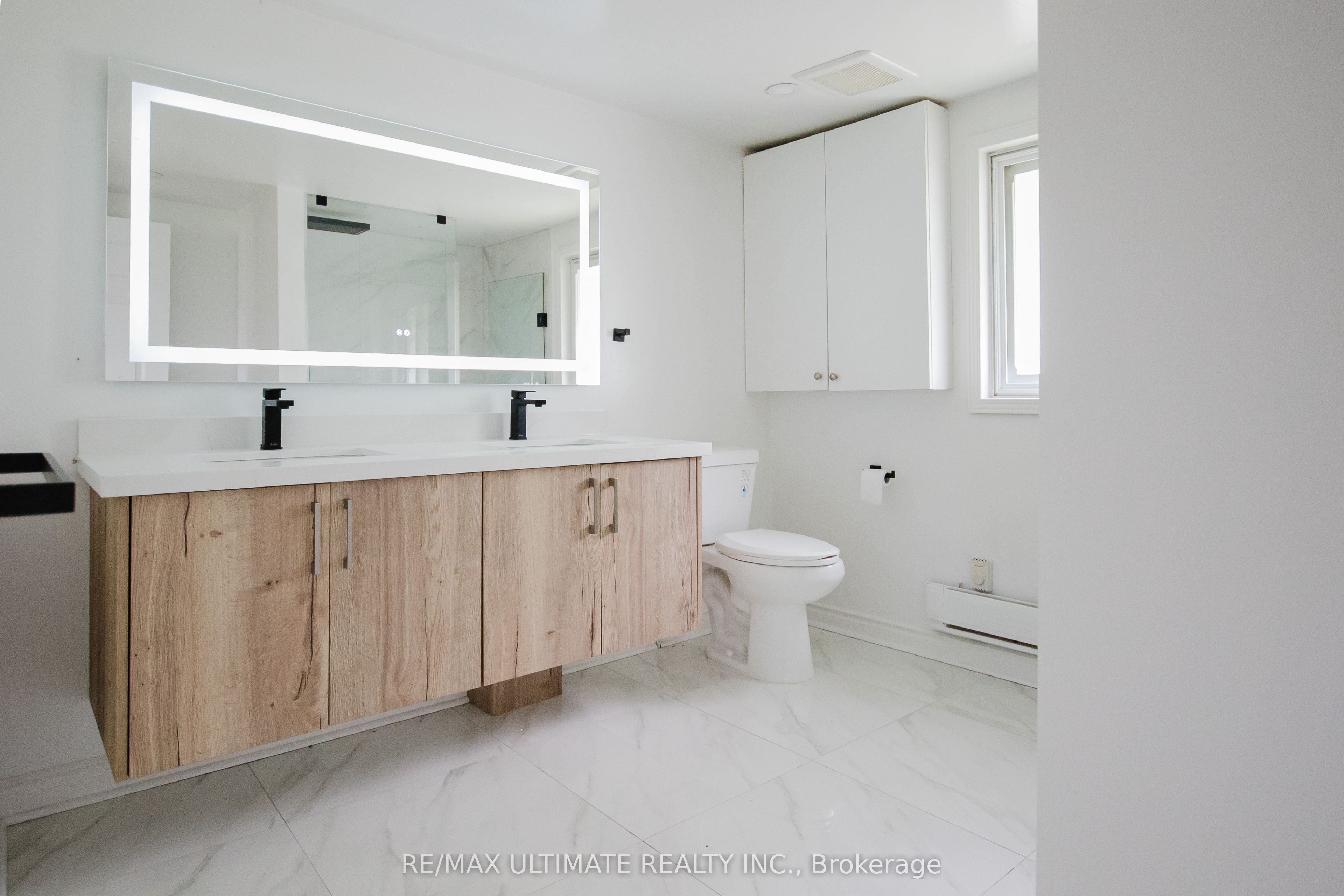 372 Helen Street Property Photo 13