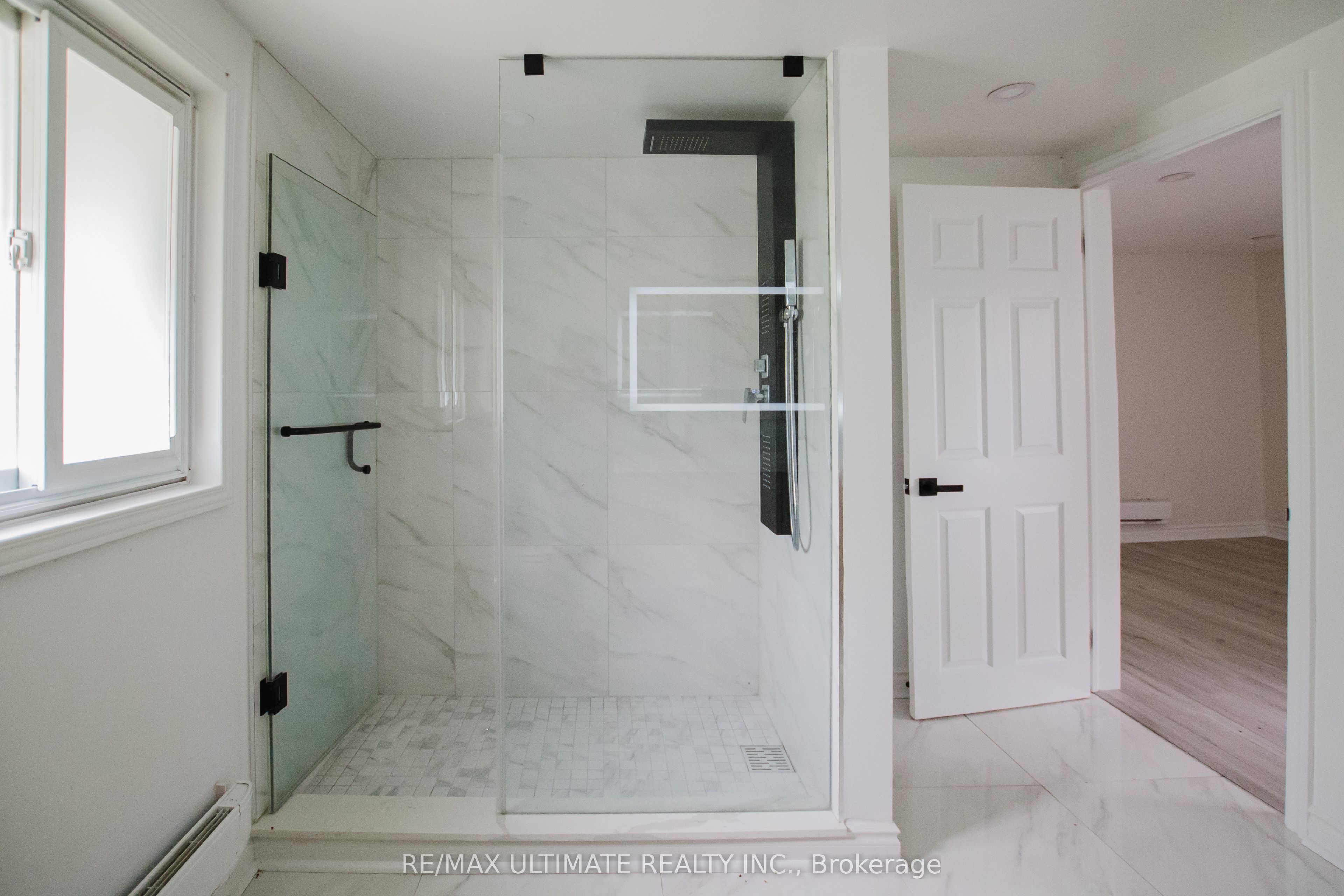 372 Helen Street Property Photo 14