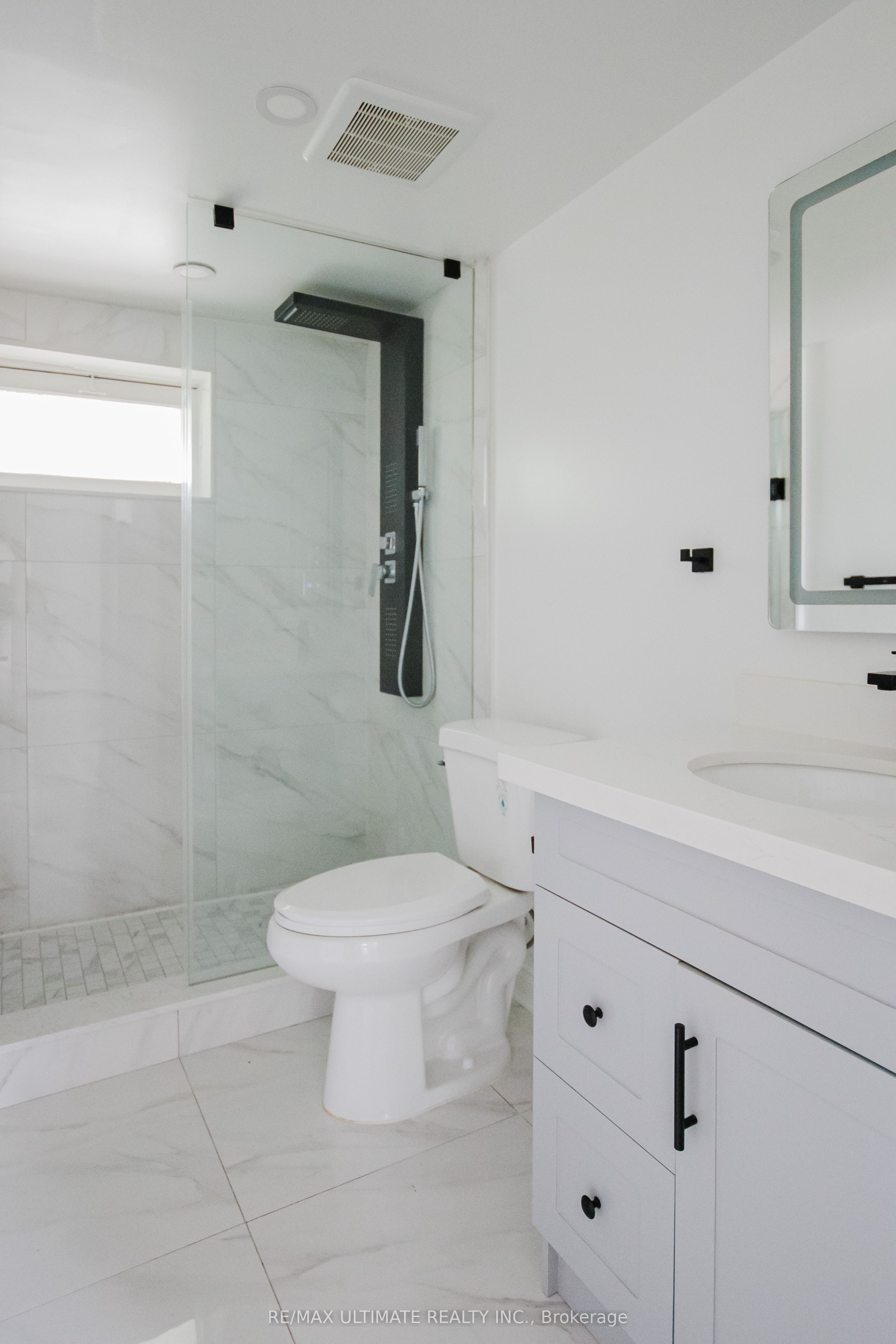 372 Helen Street Property Photo 16