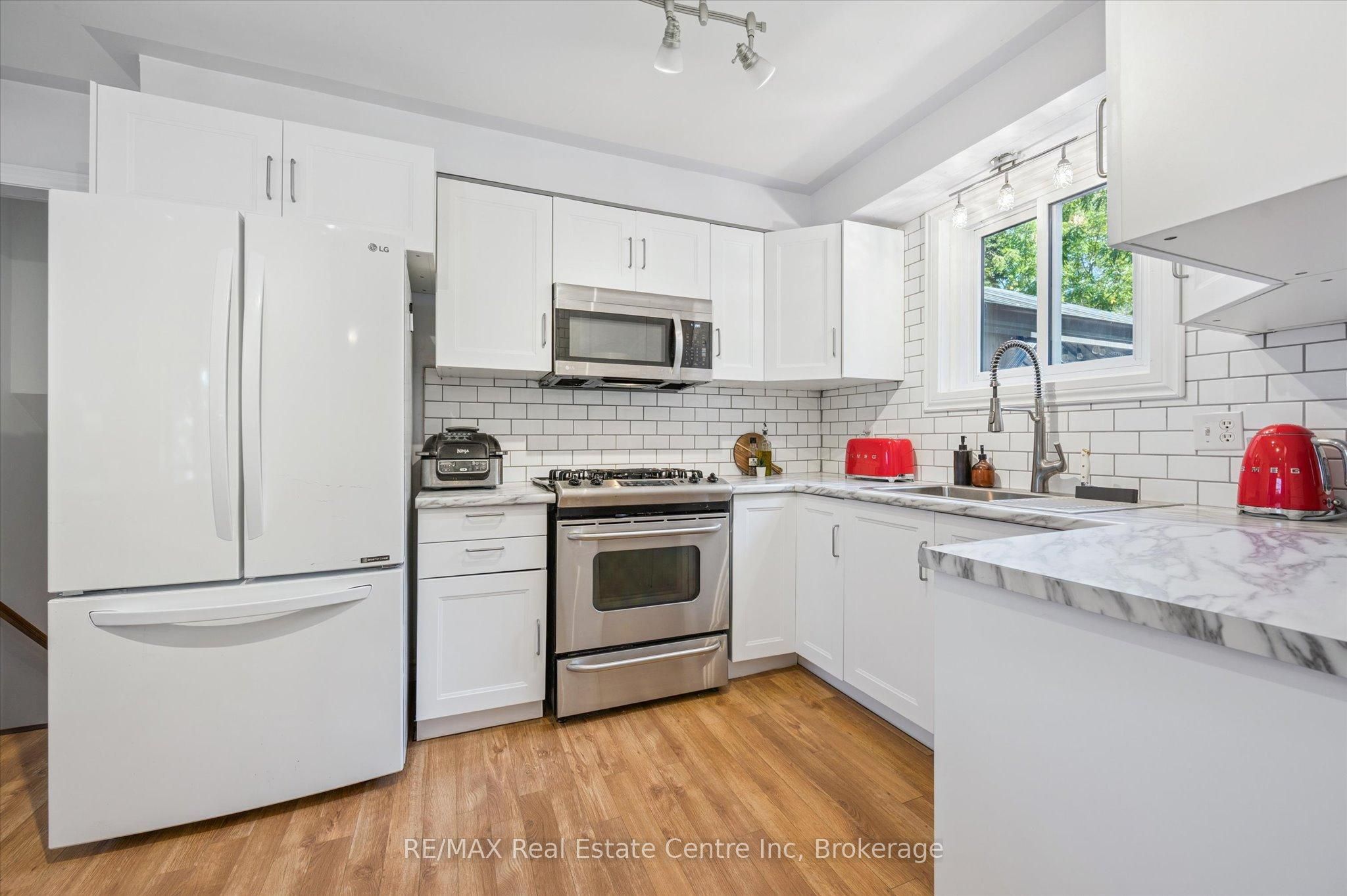 158 Barnicke Drive Property Photo 1