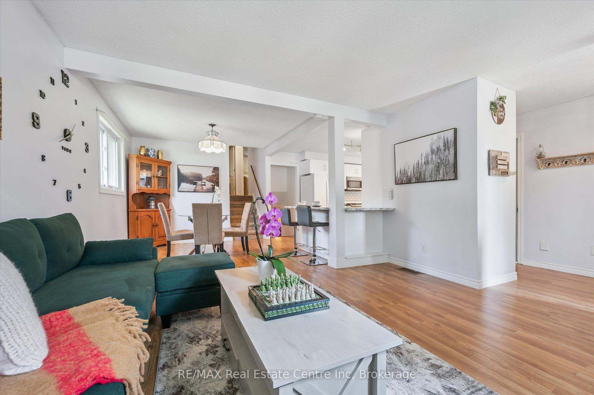 158 Barnicke Drive Property Photo 6