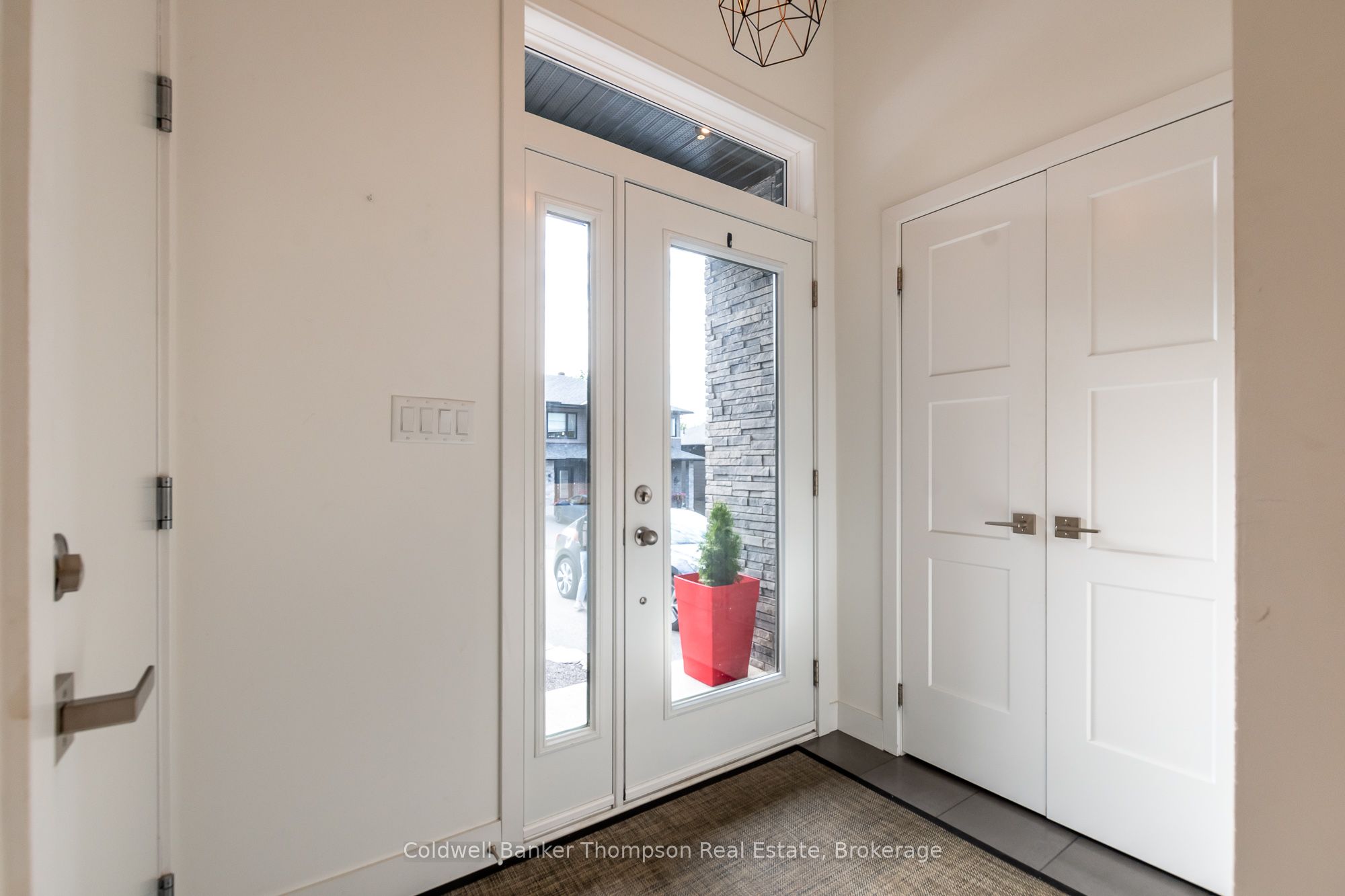 21 Cascade Lane Property Photo 3