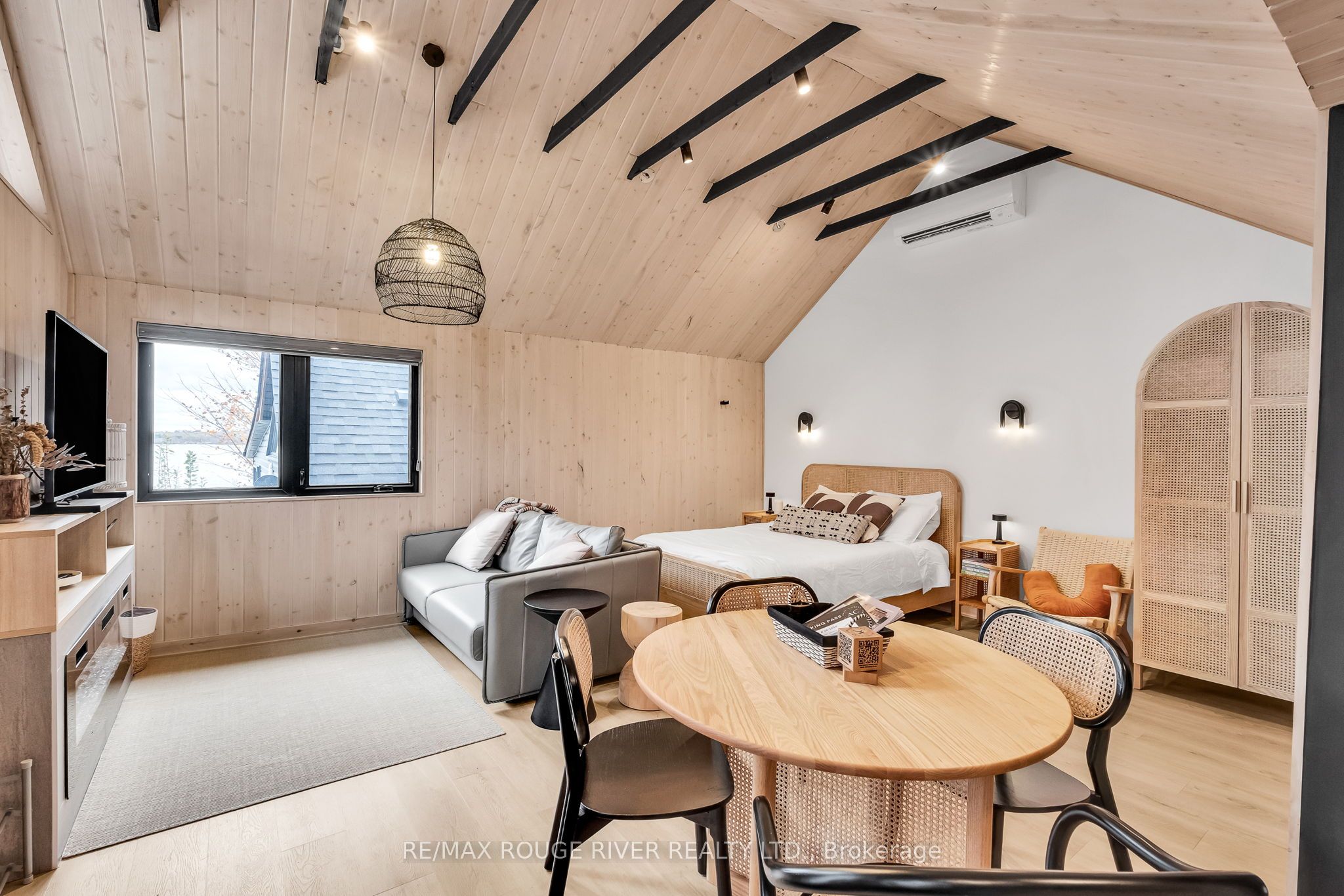 1026 Merrill Road 12 Property Photo 21