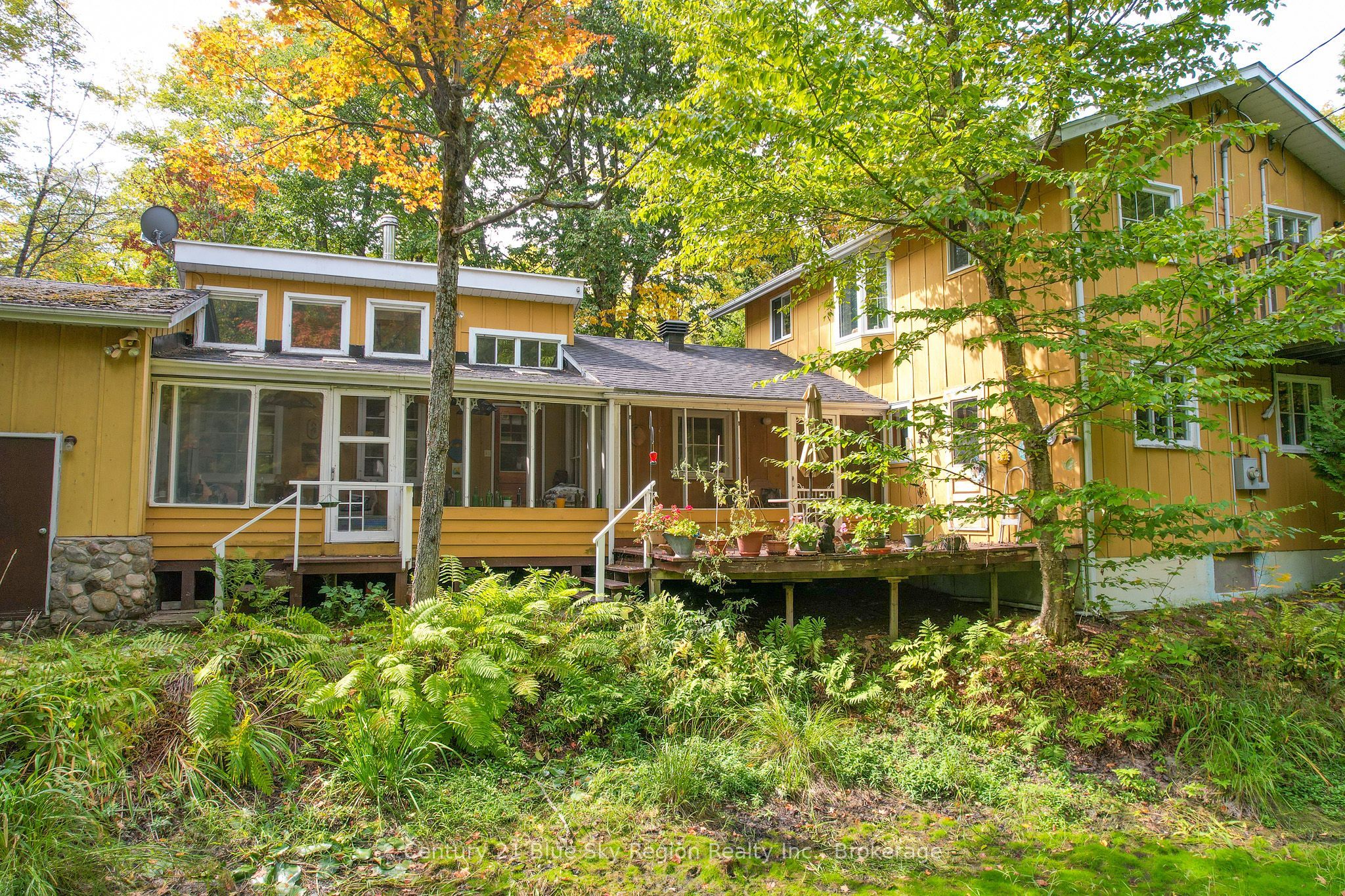 435 Lees Road Property Photo 1