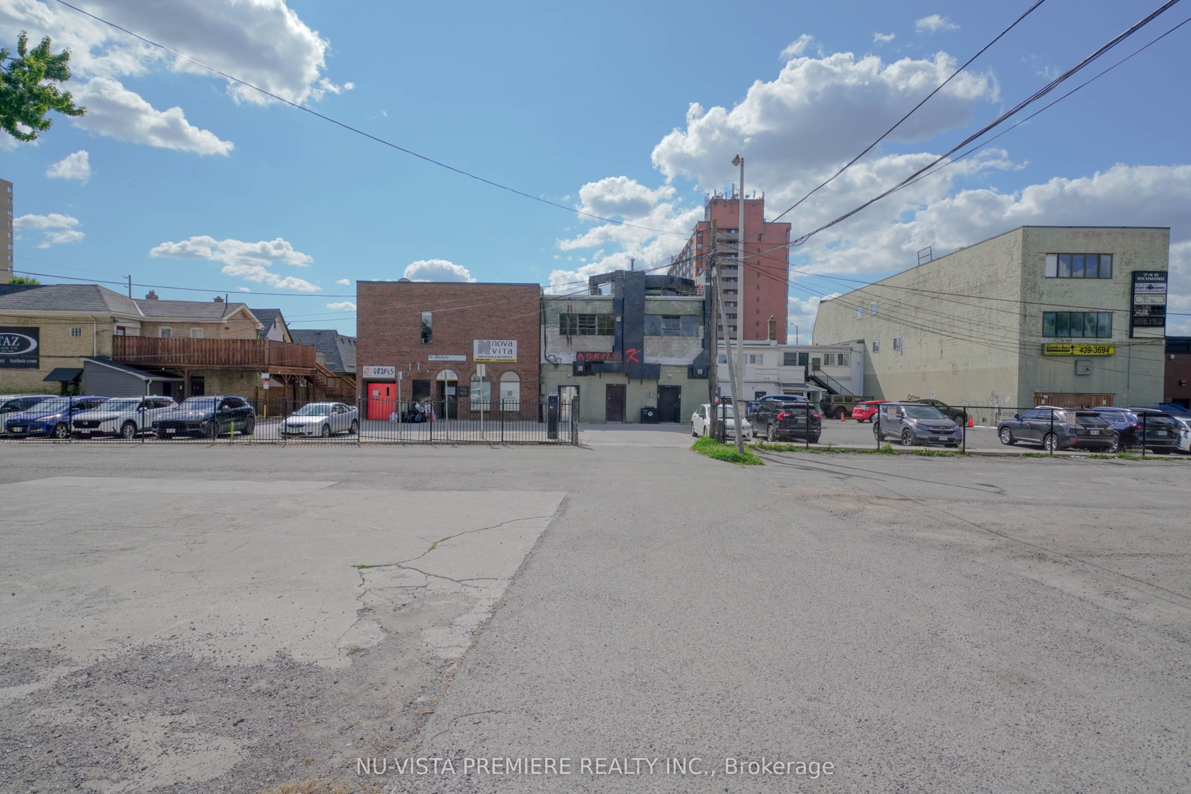 742 Richmond Street 2 Property Photo 8