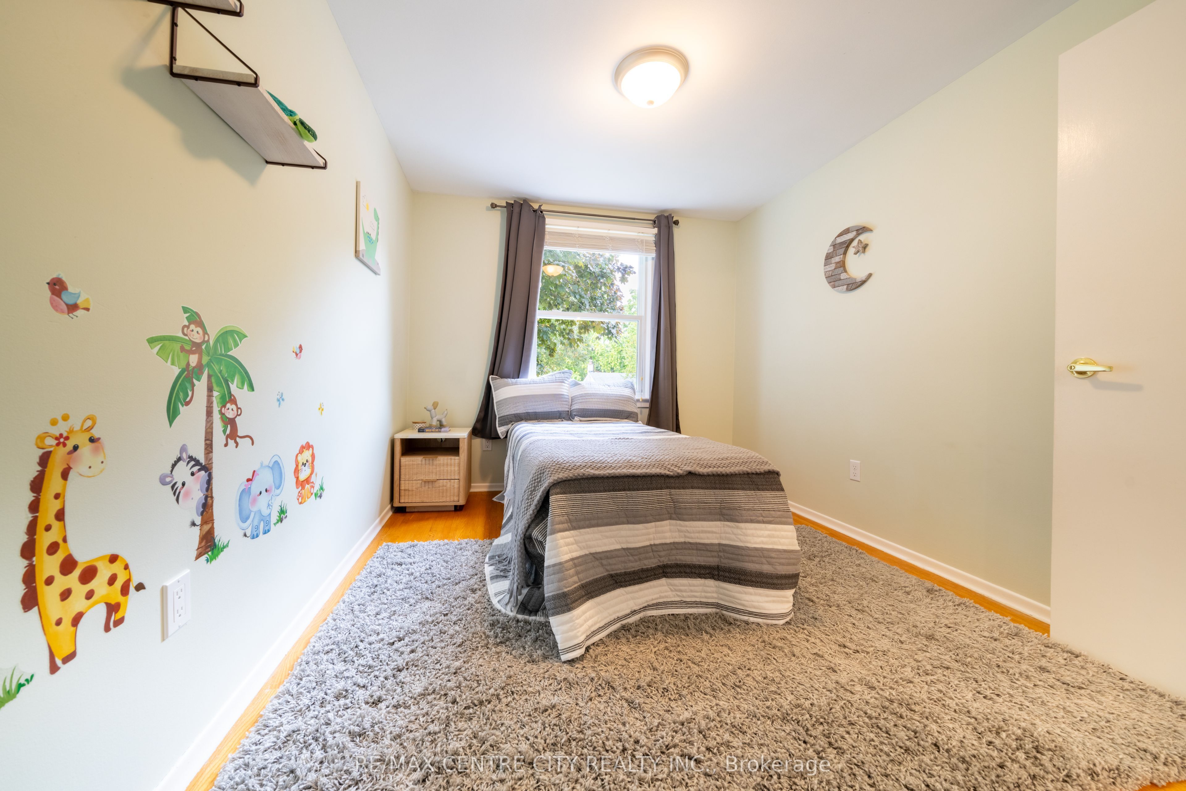 1431 Stoneybrook Crescent Property Photo 16