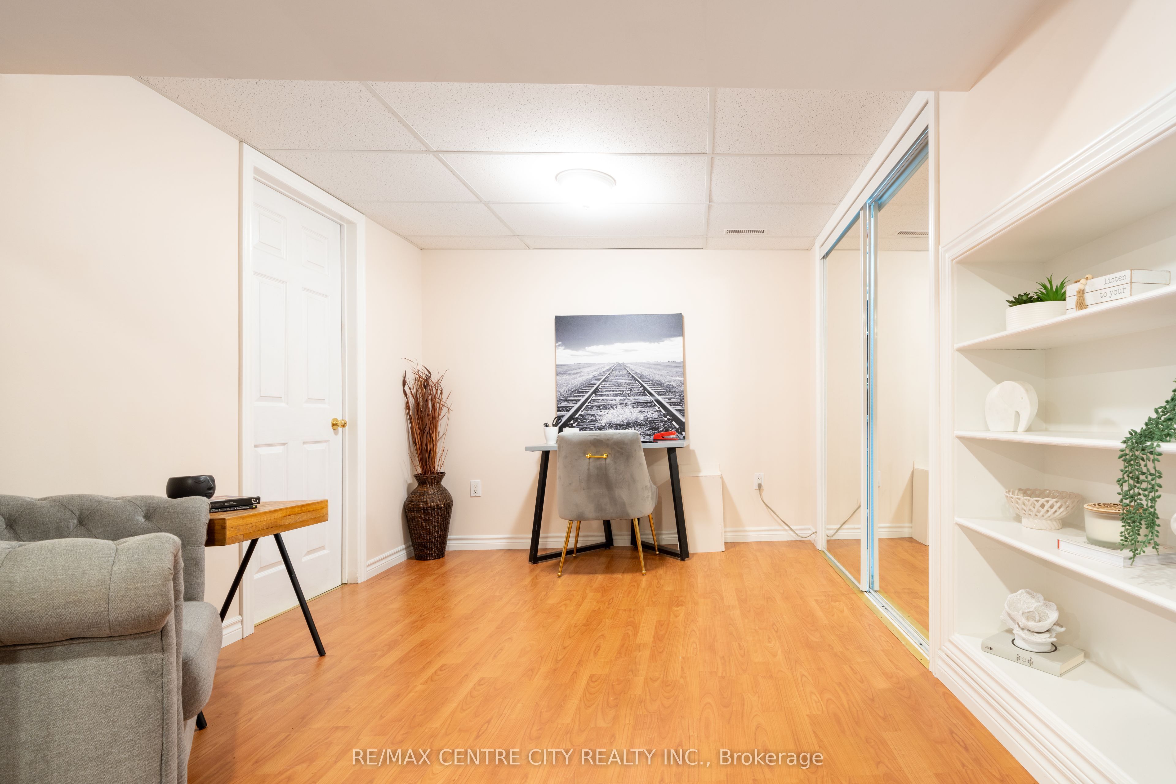 1431 Stoneybrook Crescent Property Photo 22