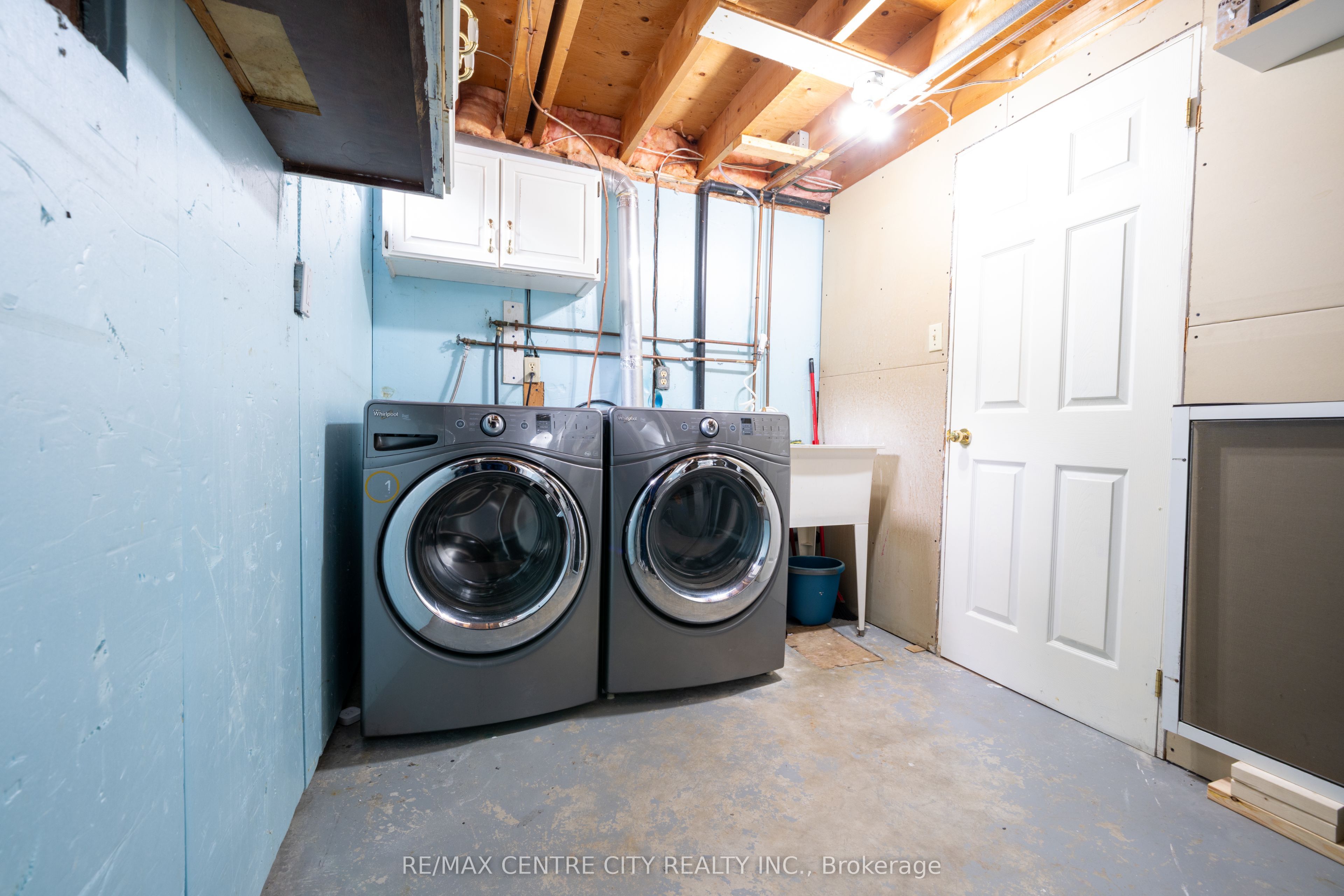 1431 Stoneybrook Crescent Property Photo 24