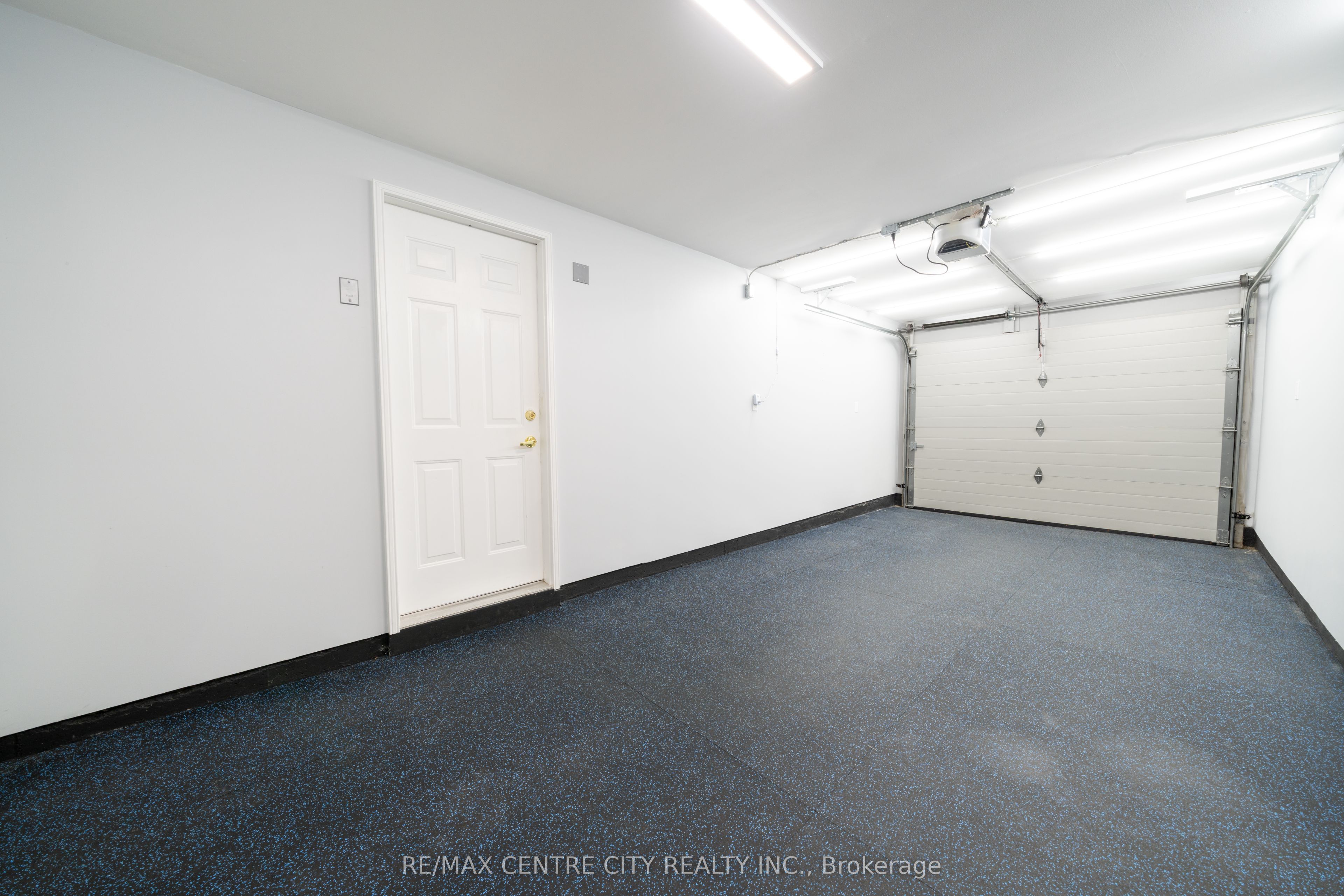 1431 Stoneybrook Crescent Property Photo 27