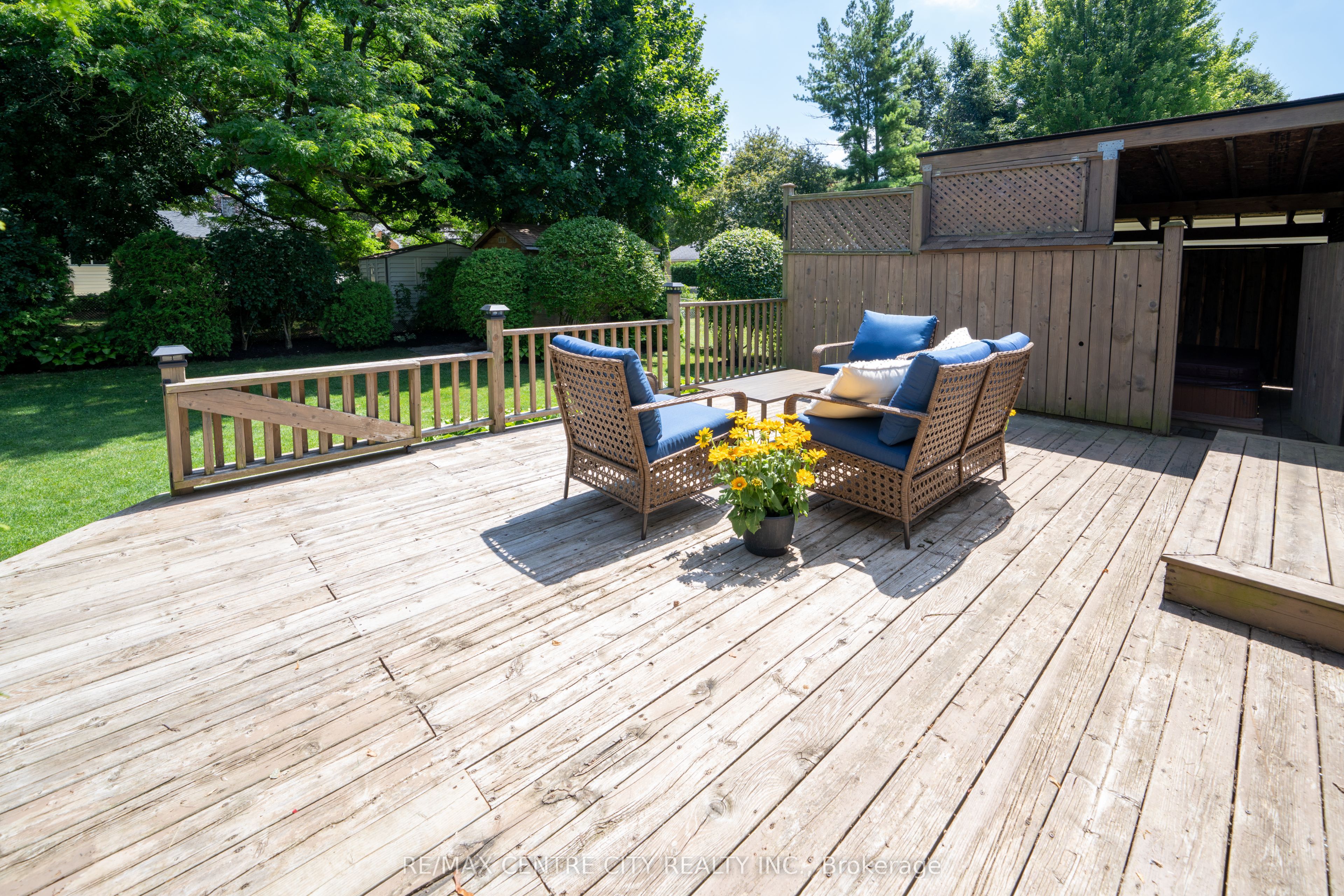 1431 Stoneybrook Crescent Property Photo 31