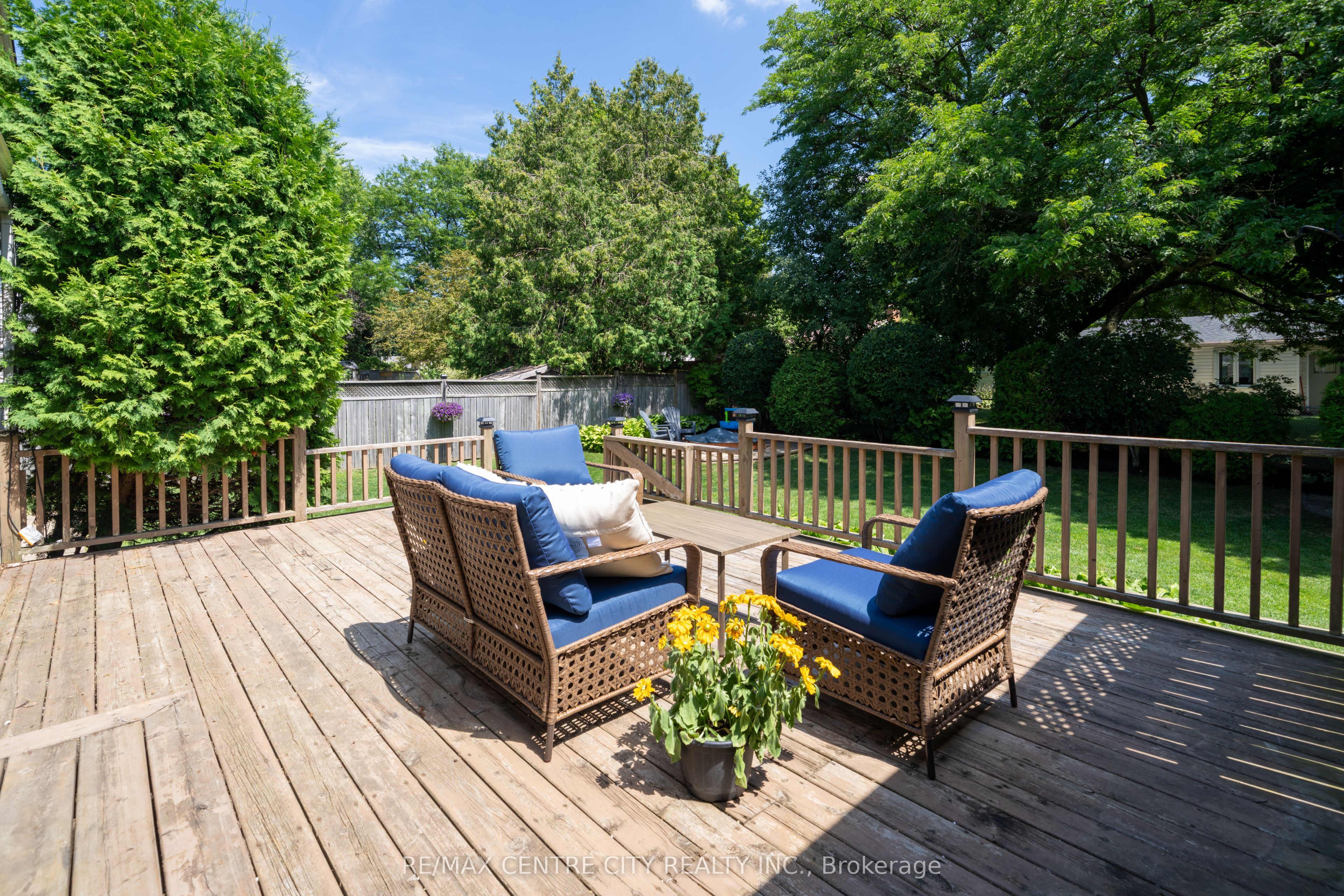 1431 Stoneybrook Crescent Property Photo 32