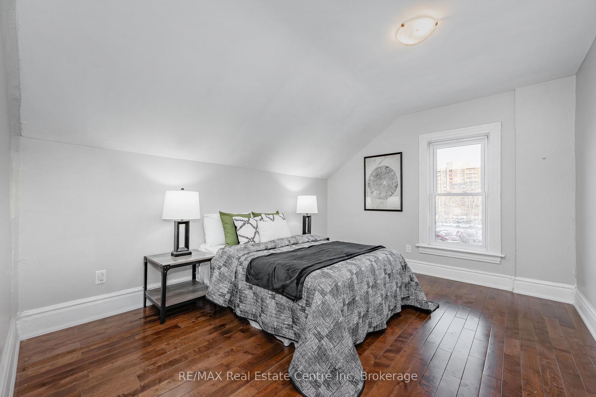 103 Surrey Street E Property Photo 9