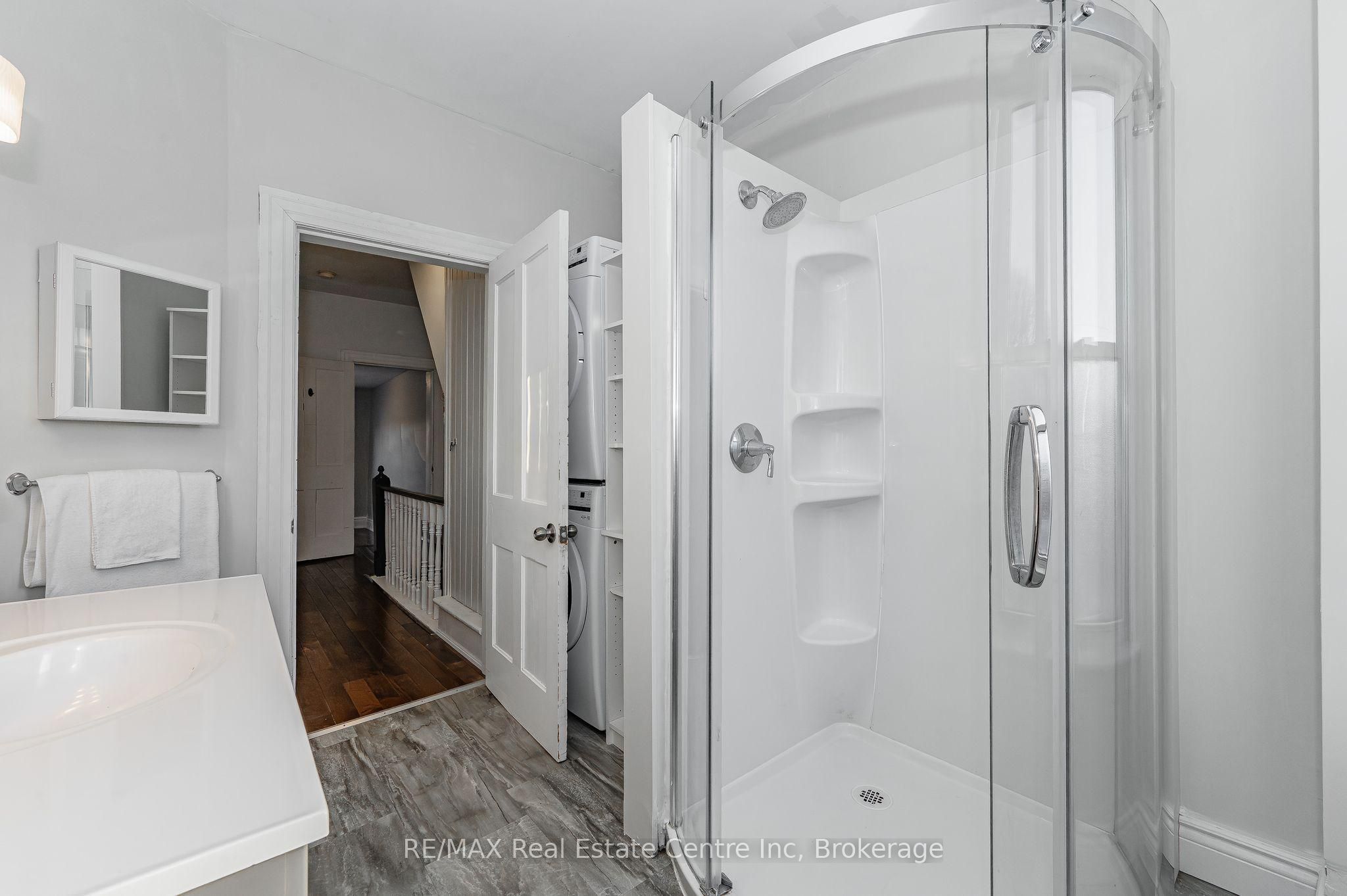 103 Surrey Street E Property Photo 14