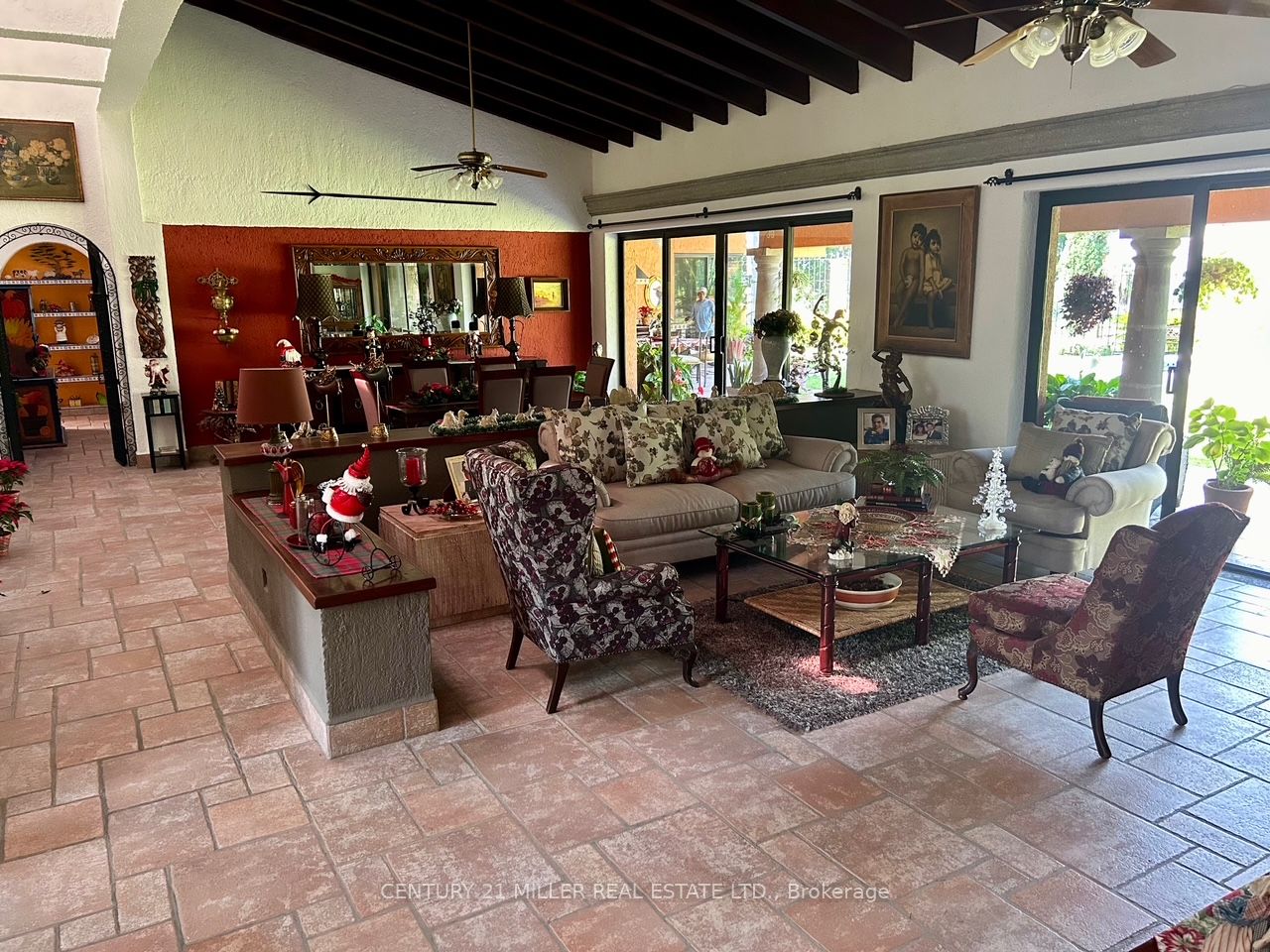37 Cerrada Vista Hermosa Property Photo 9