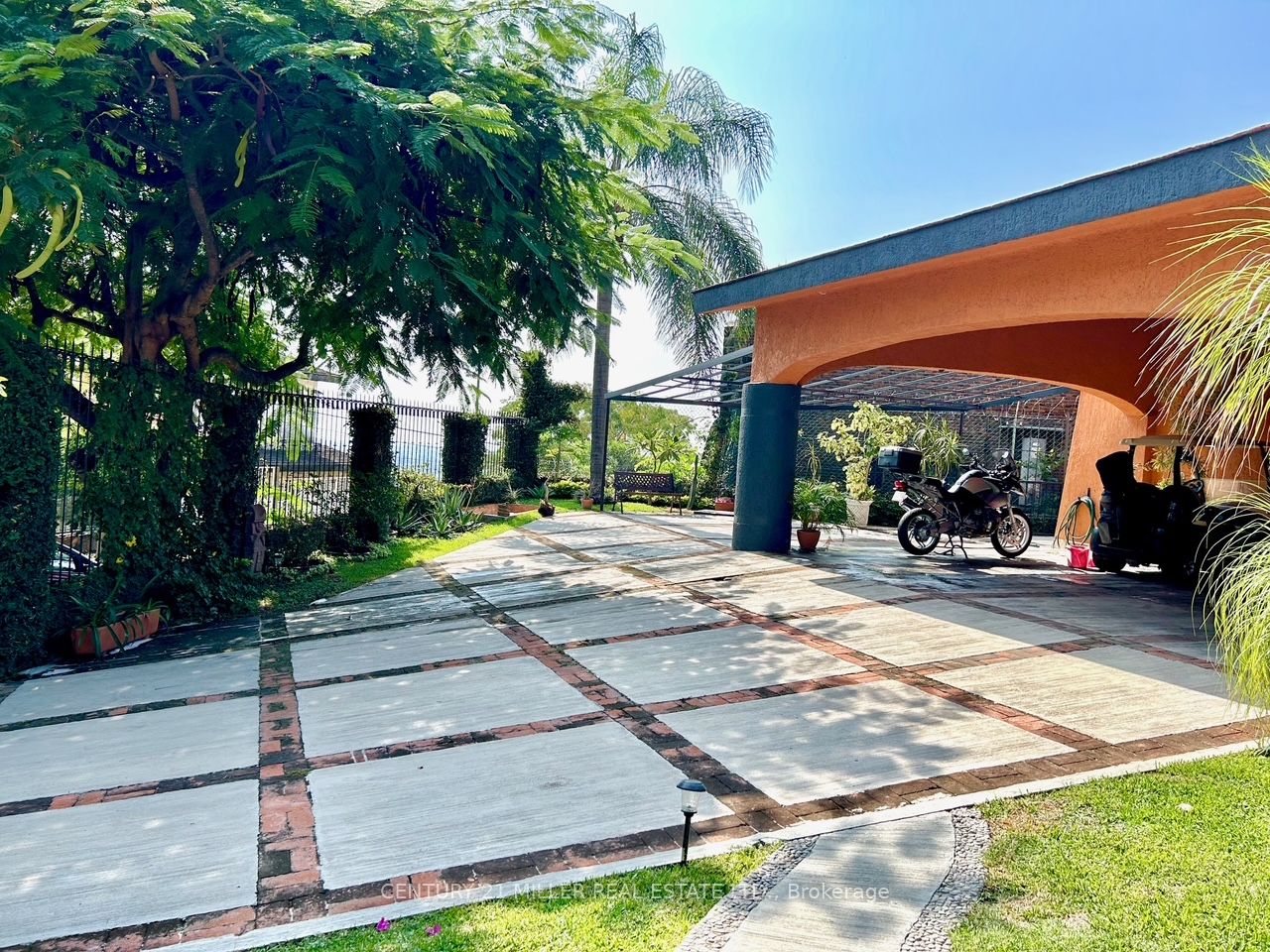 37 Cerrada Vista Hermosa Property Photo 43