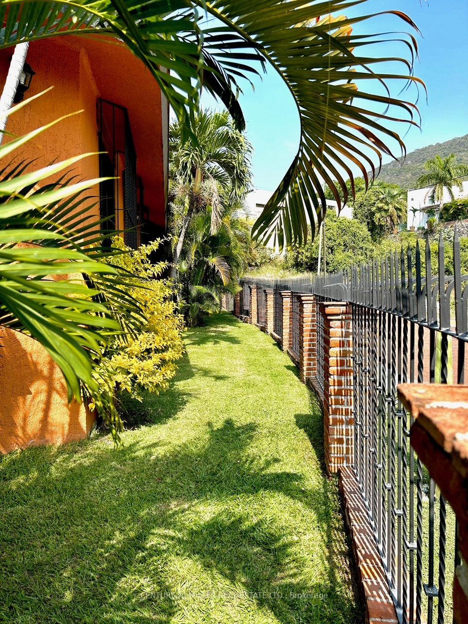 37 Cerrada Vista Hermosa Property Photo 44