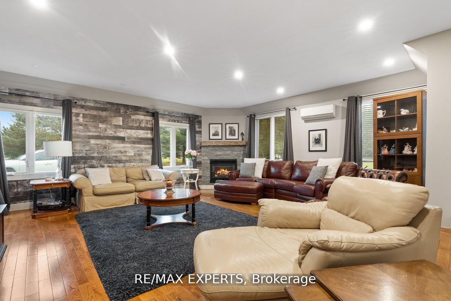 1960 West River Road Property Photo 9