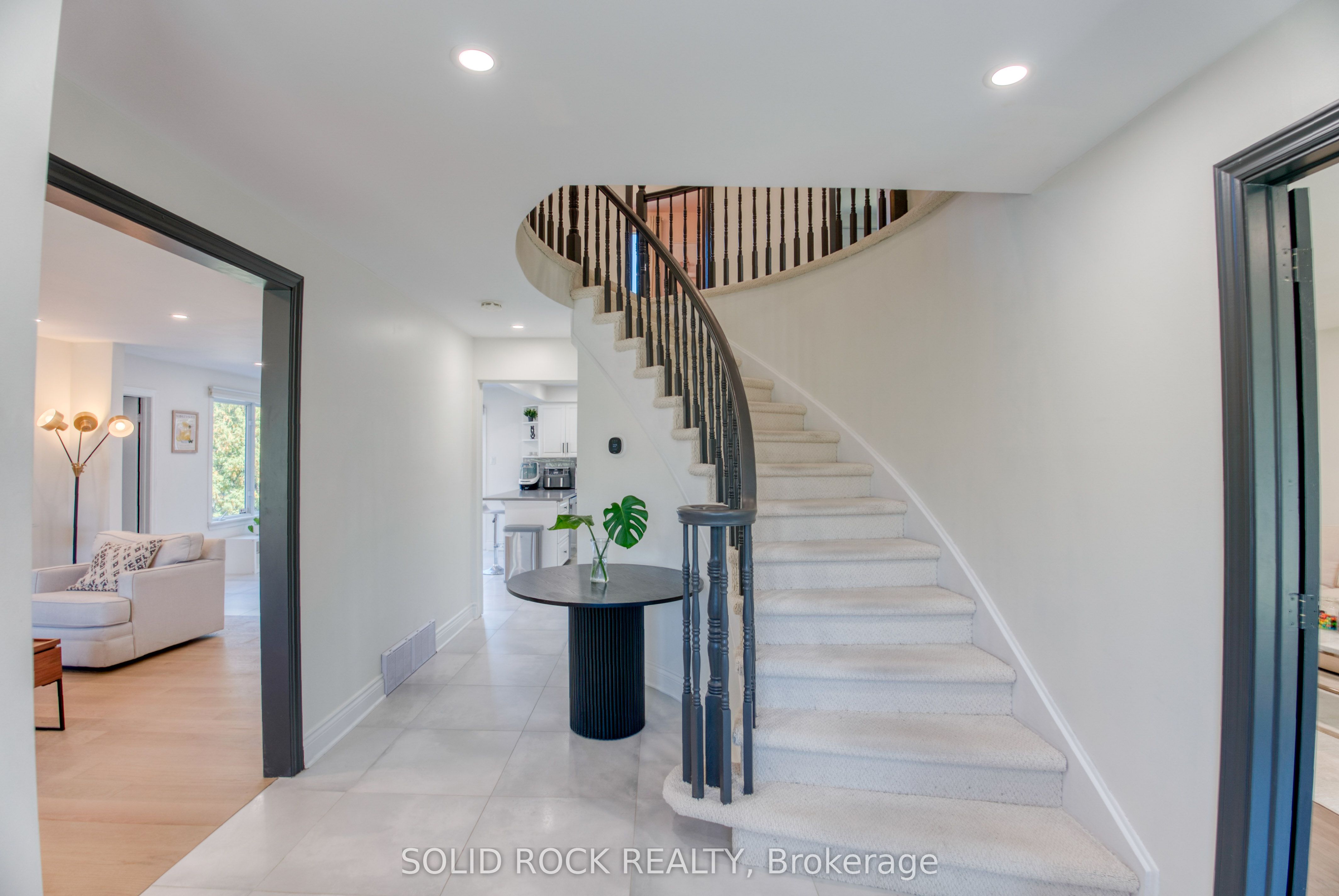 13 Weatherwood Crescent Property Photo 6