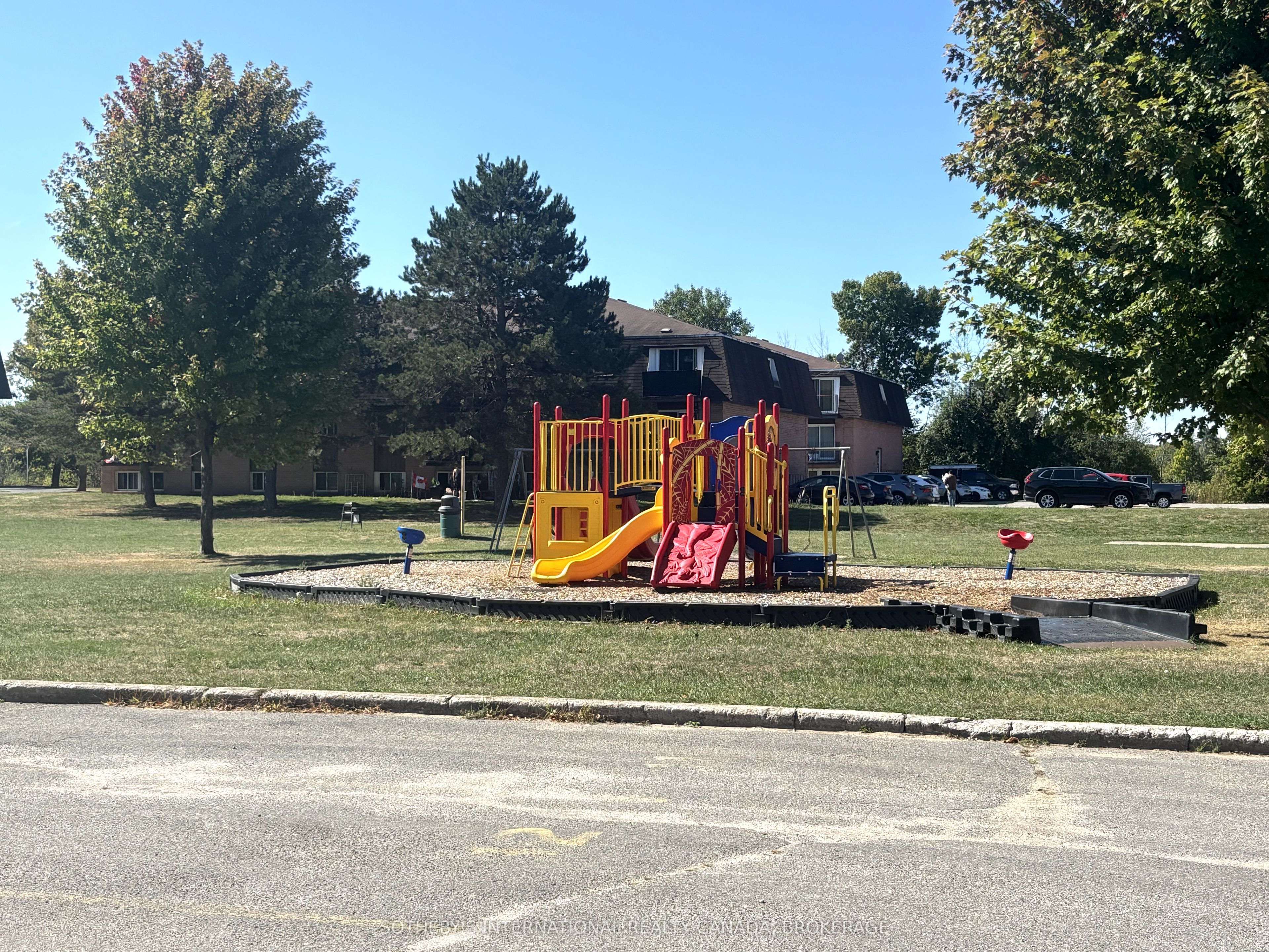 810 Kyle Court 106 Property Photo 4