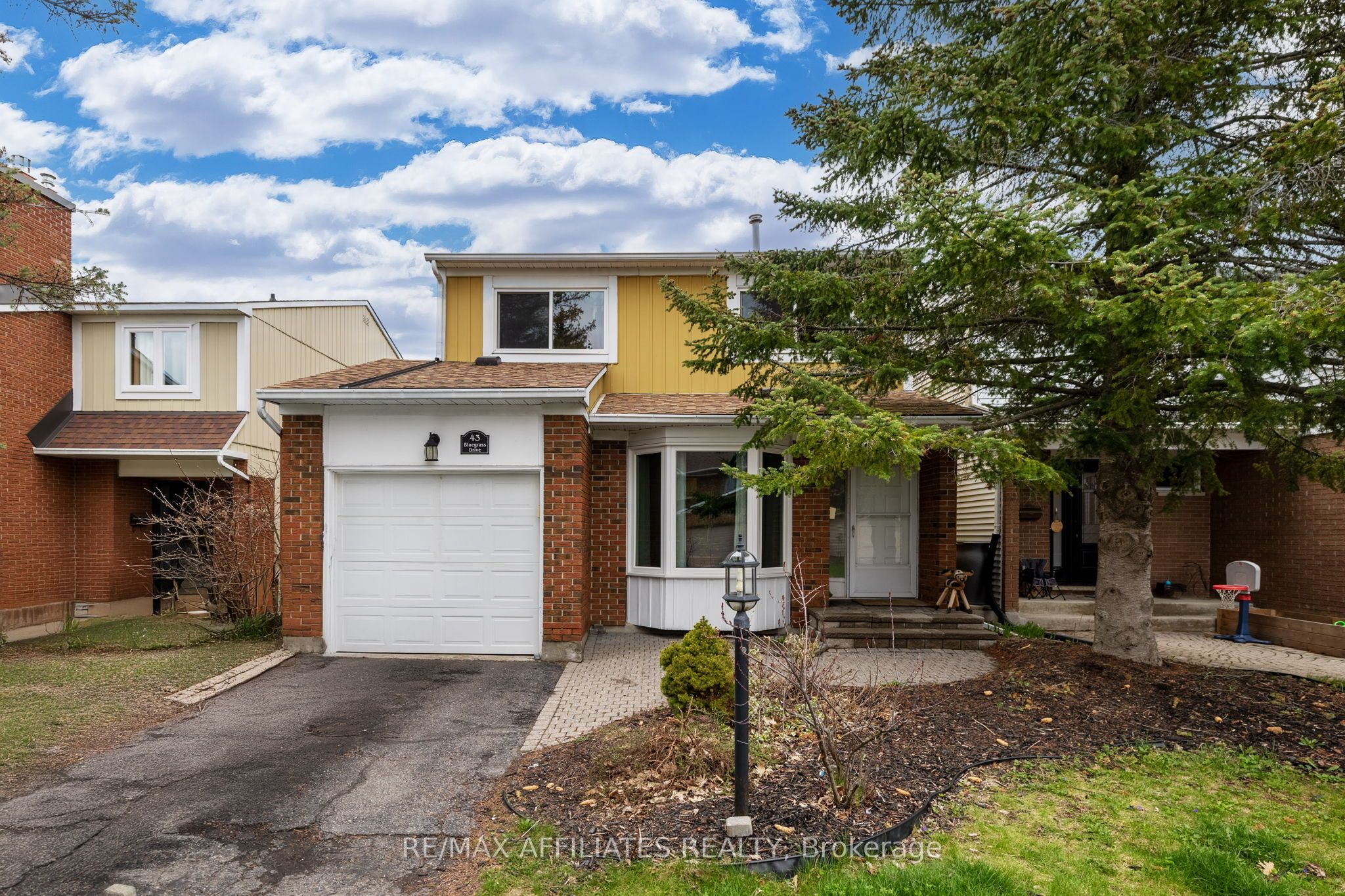 43 Bluegrass Drive Property Photo 1