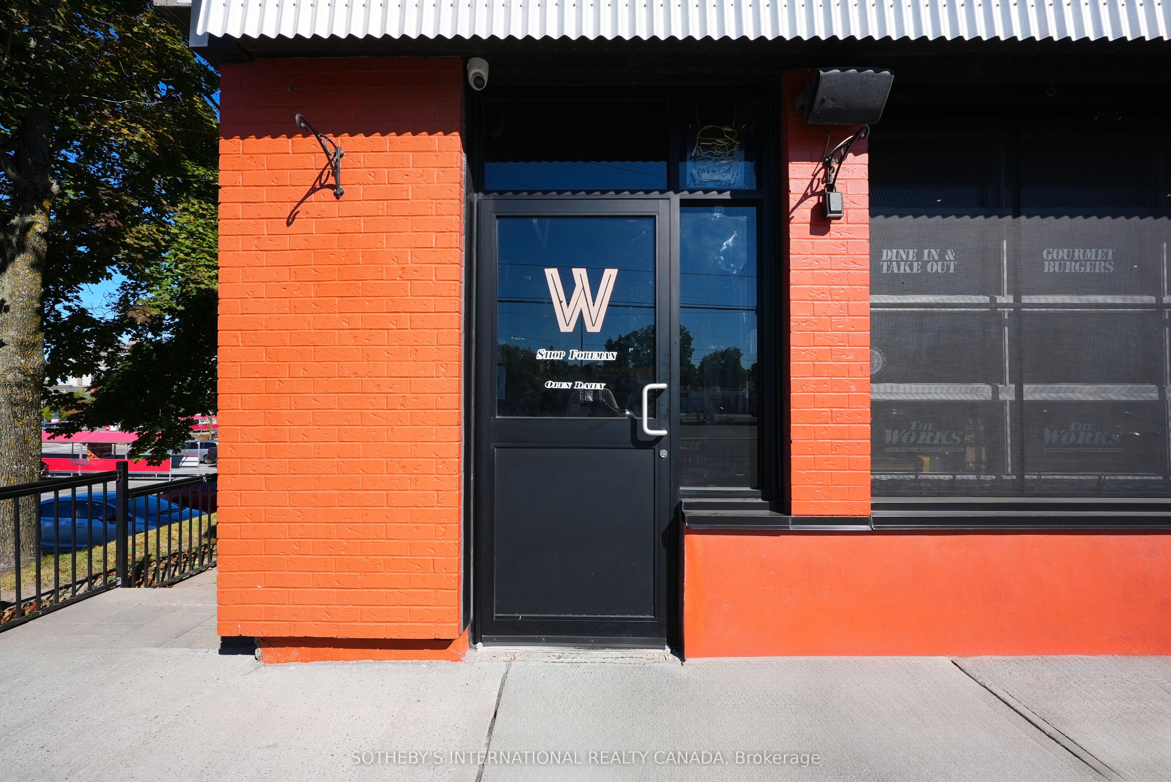 2525 Bank Street Property Photo 1