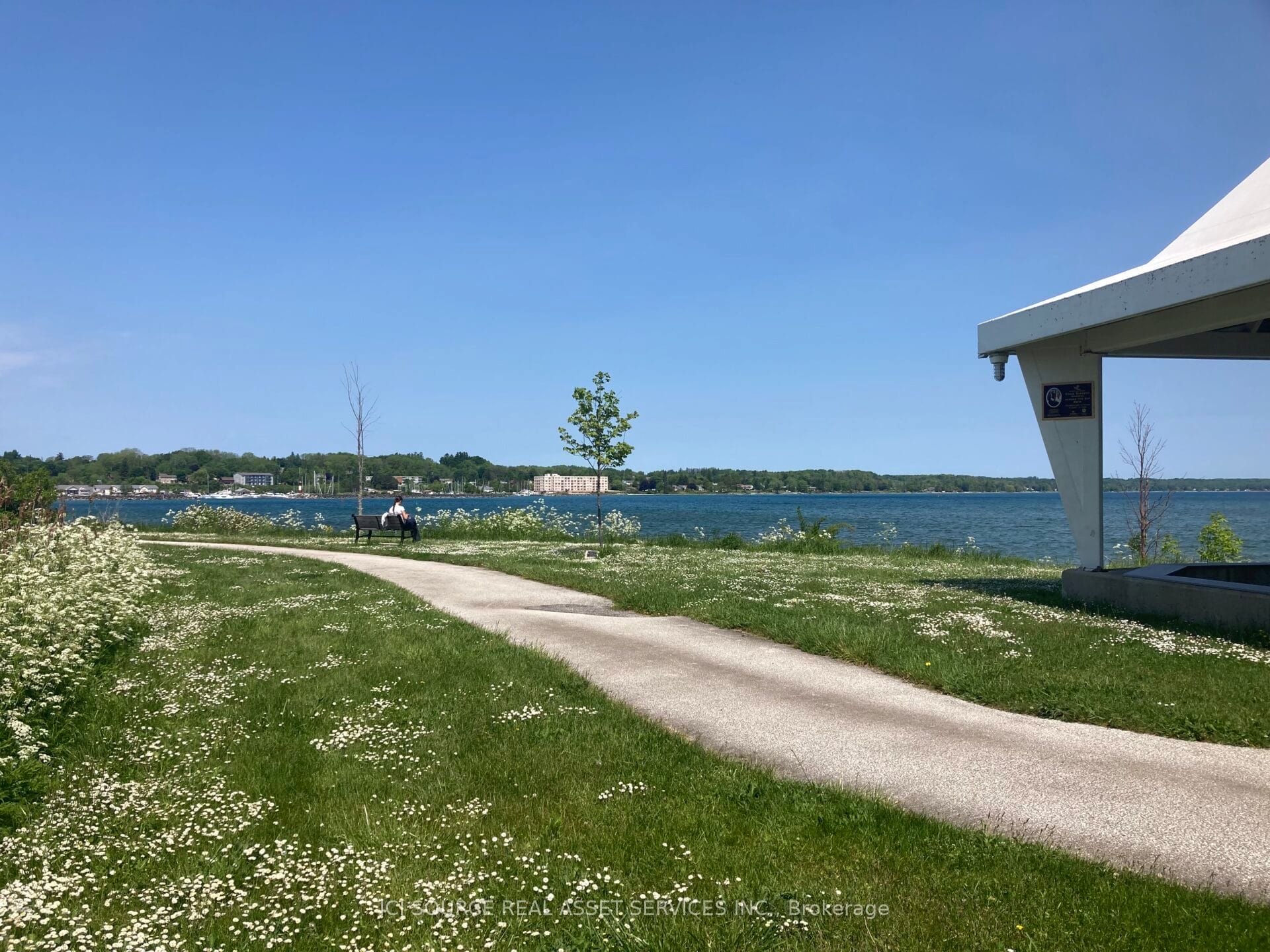 297 18th Street E 107 Property Photo 5