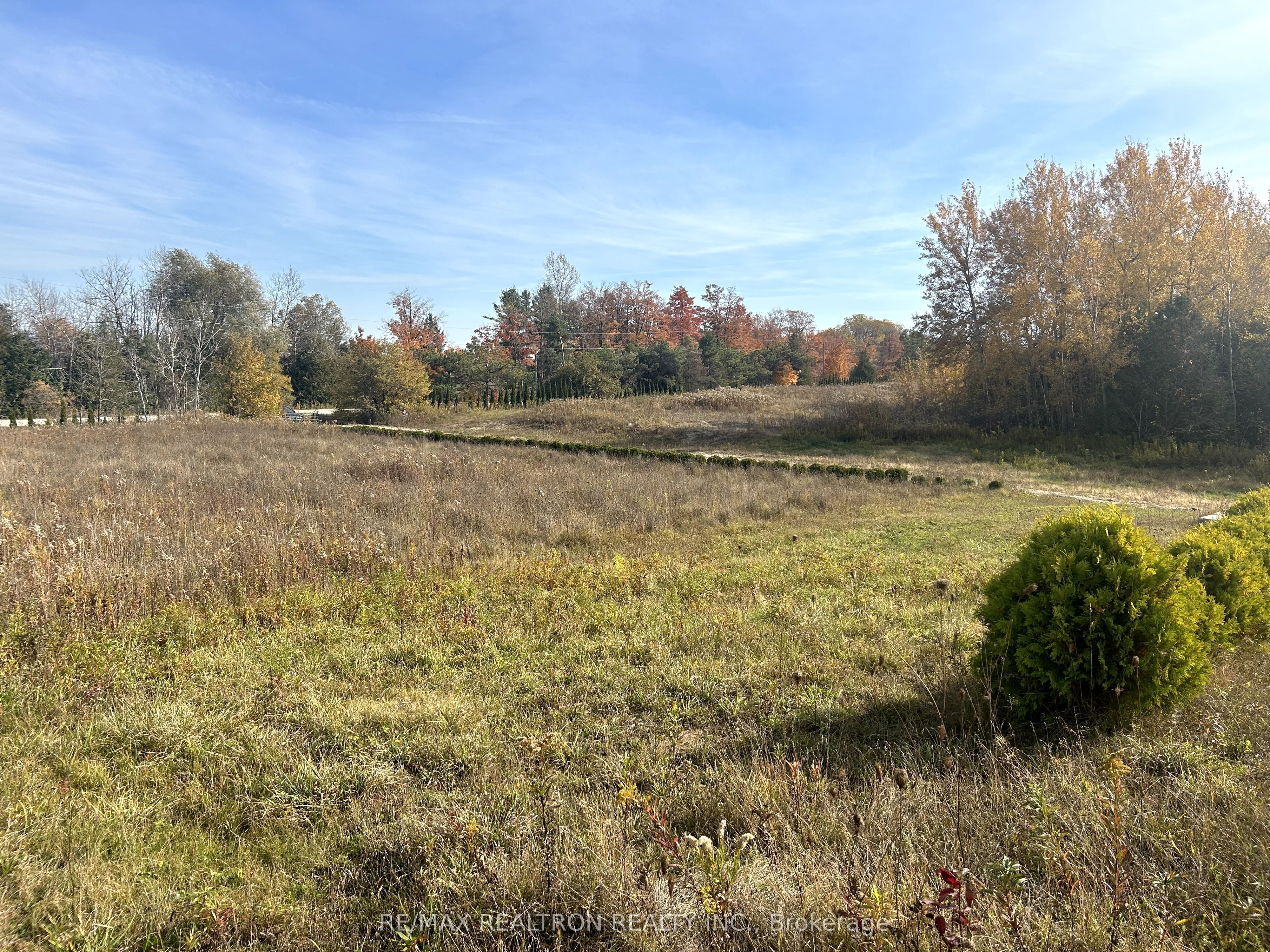 833160 4th Line Property Photo 8