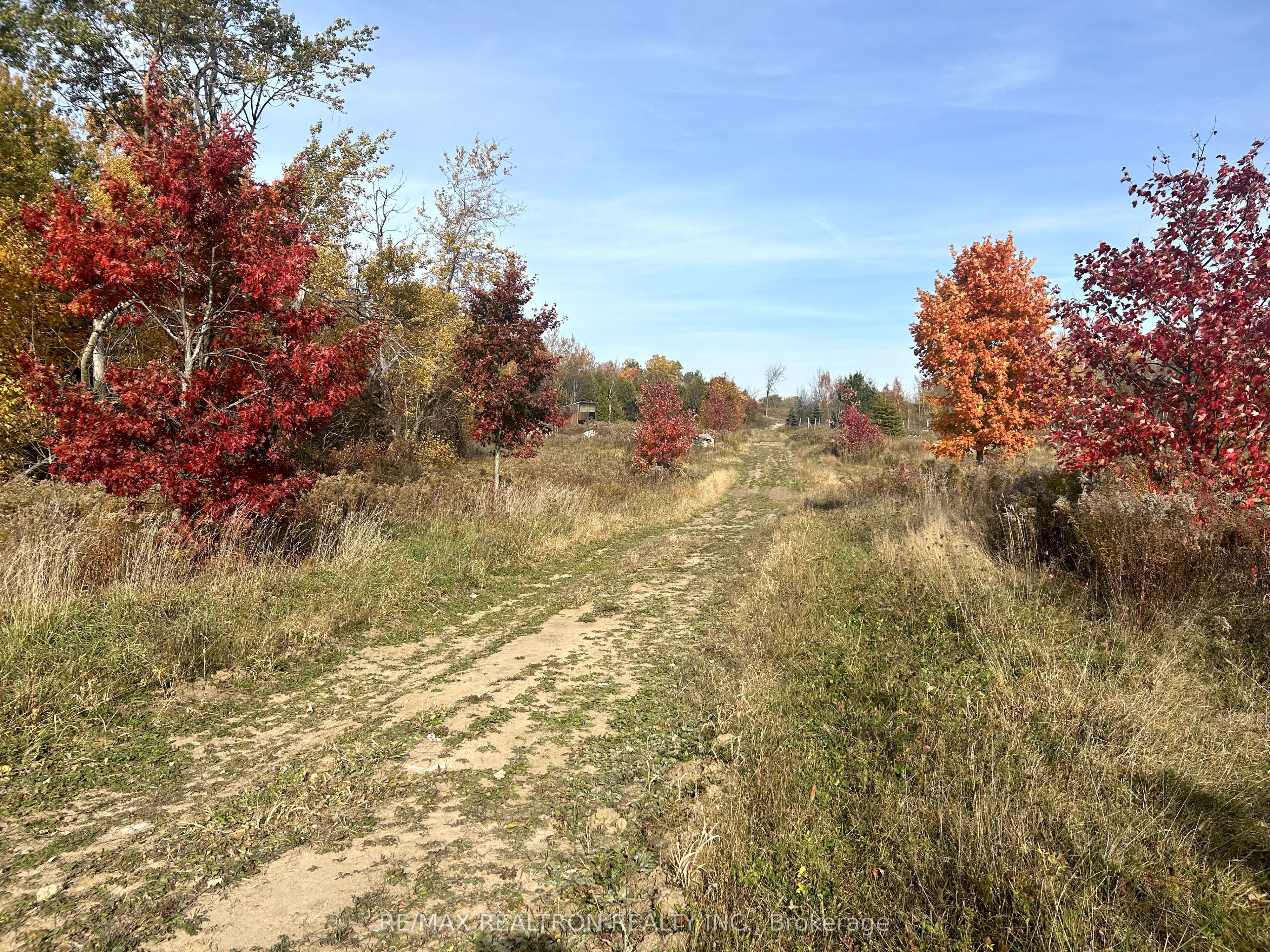 833160 4th Line Property Photo 10