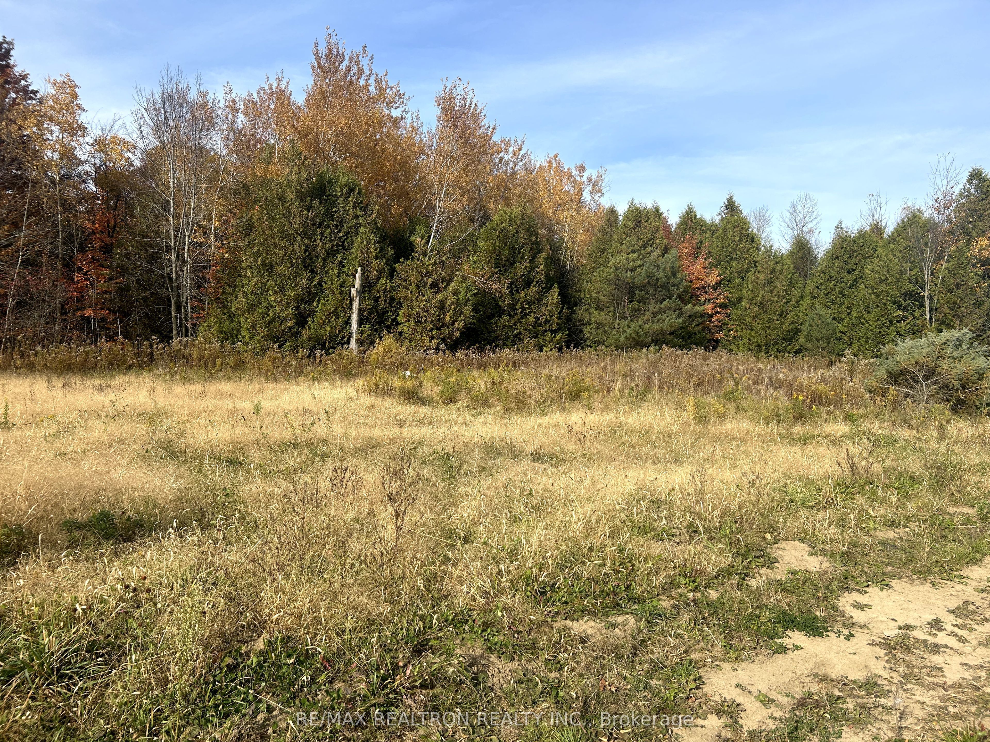 833160 4th Line Property Photo 11