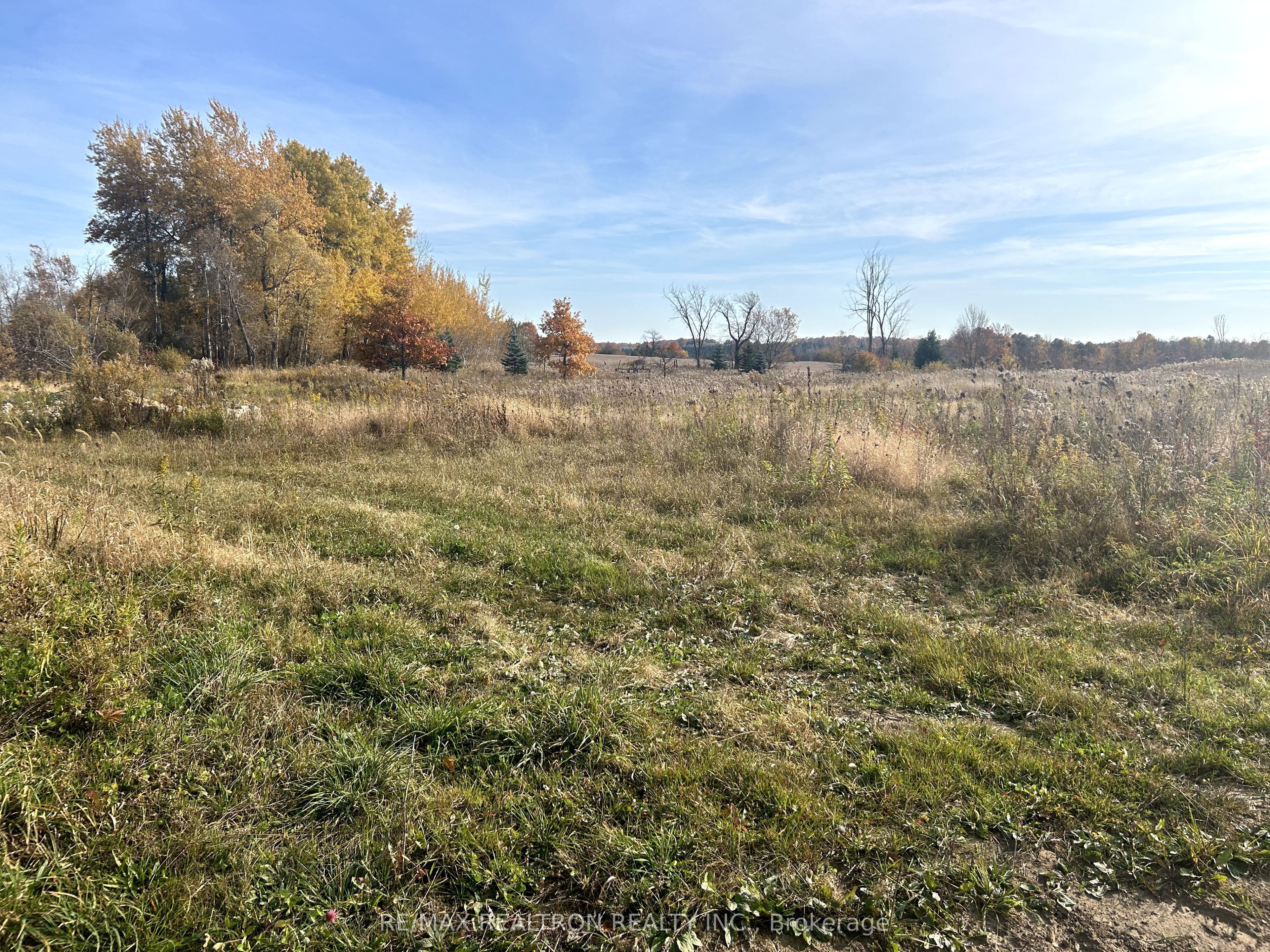 833160 4th Line Property Photo 12