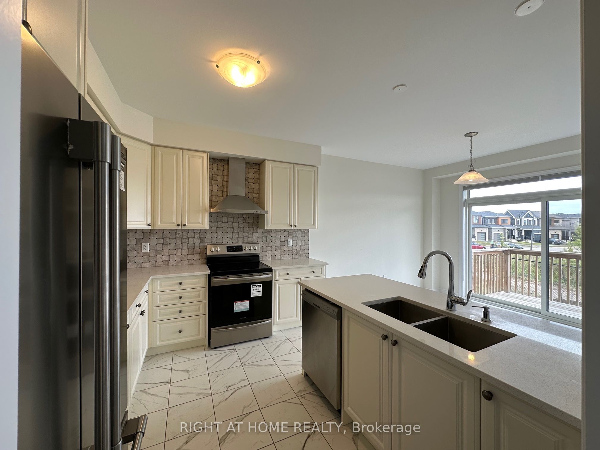 3 Bee Crescent Upper Property Photo 9