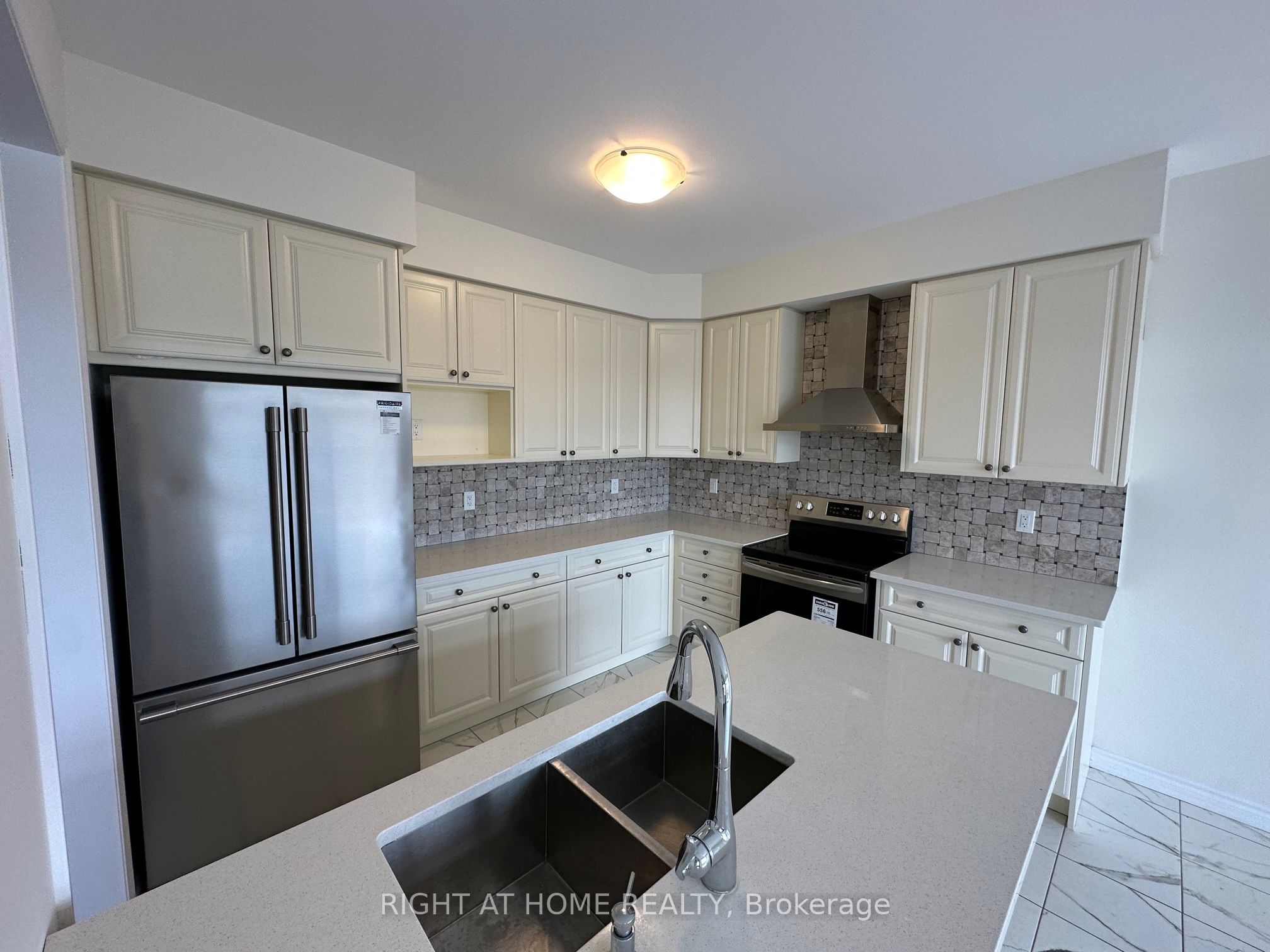 3 Bee Crescent Upper Property Photo 10