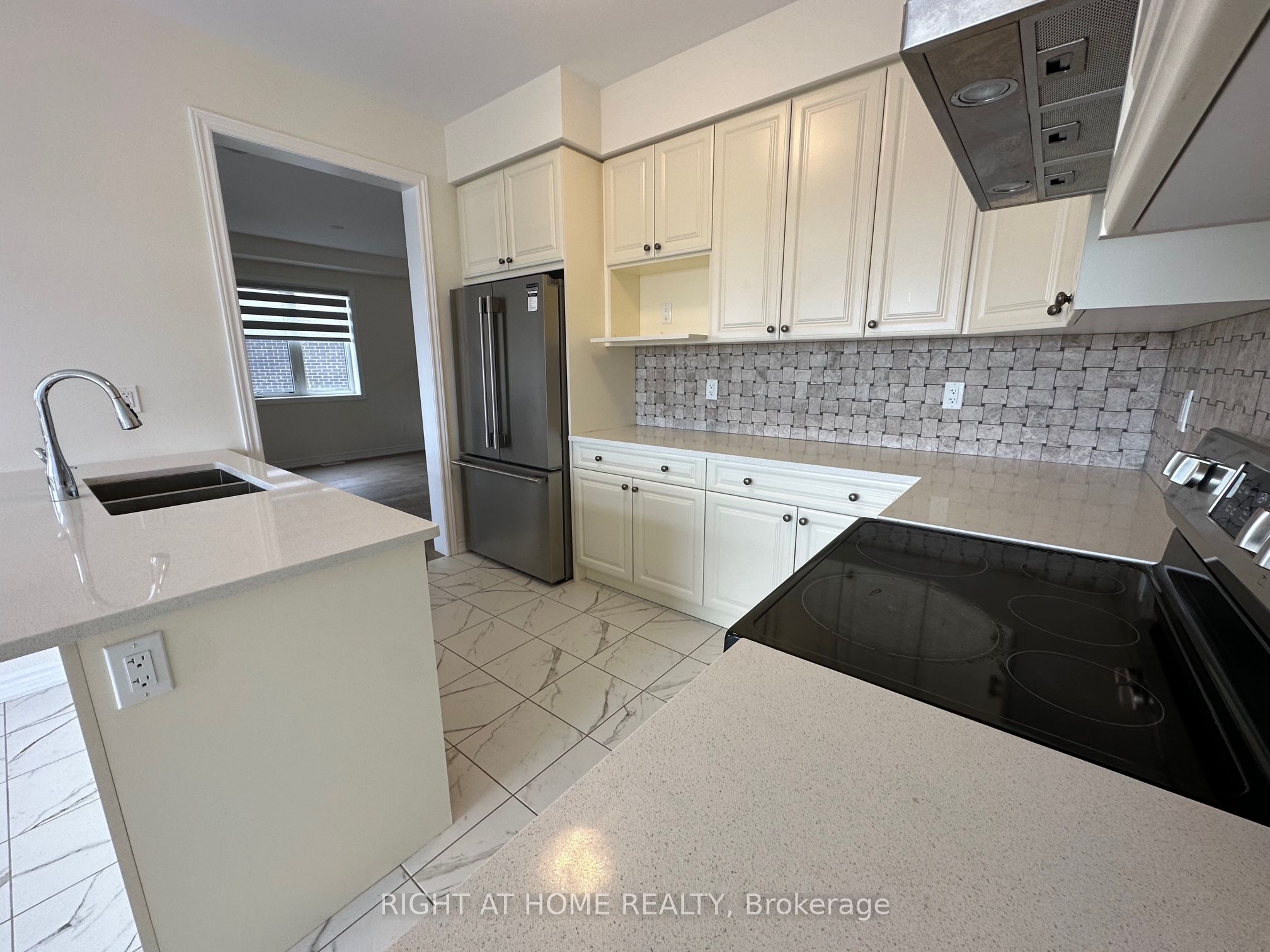 3 Bee Crescent Upper Property Photo 11