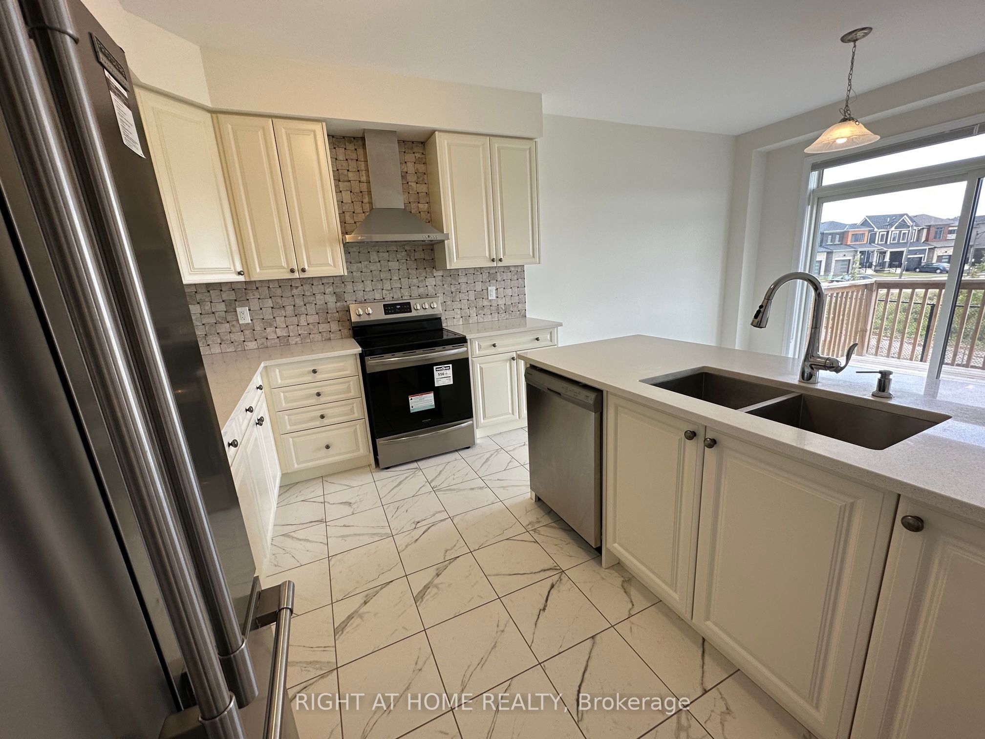 3 Bee Crescent Upper Property Photo 13