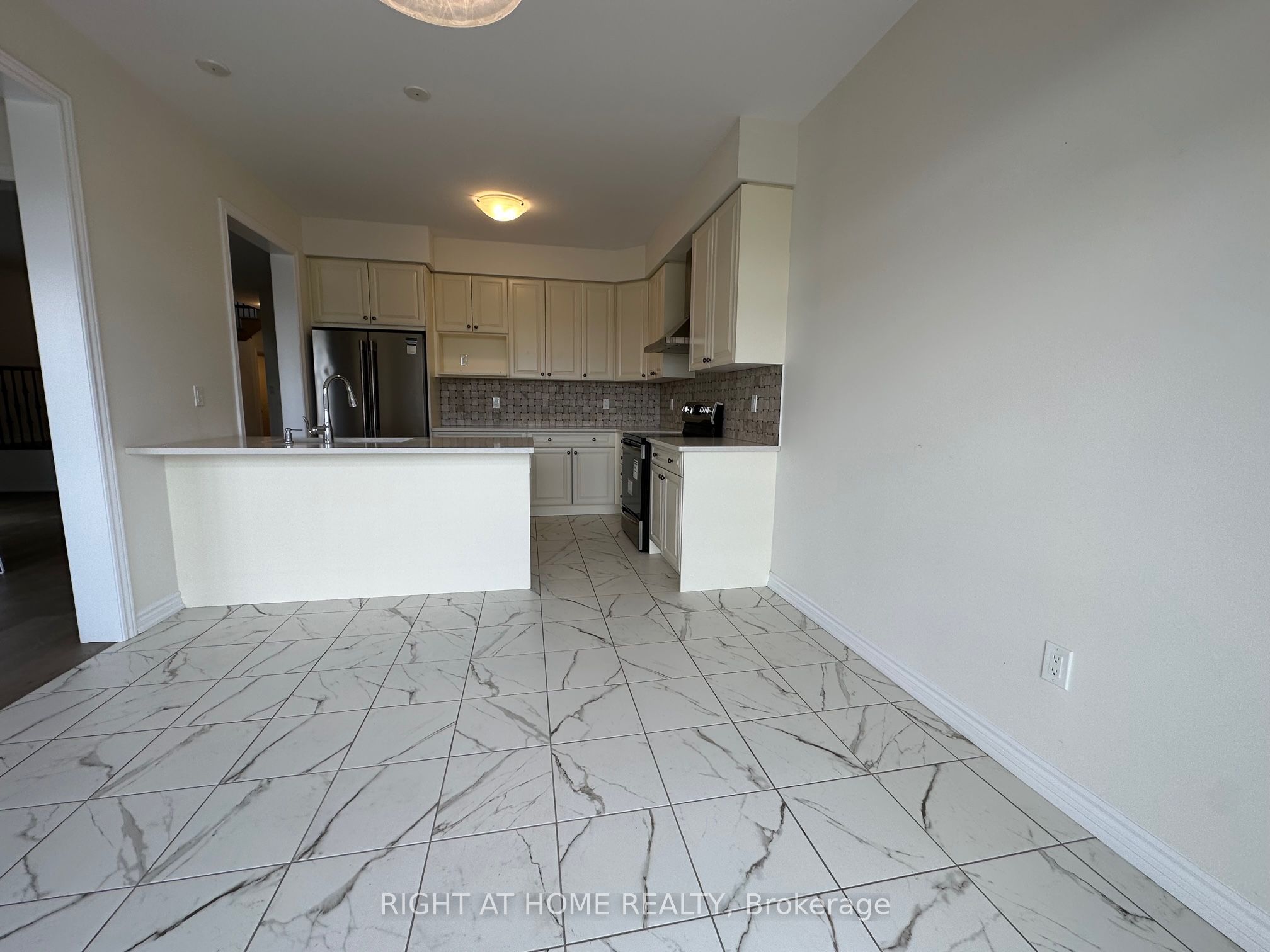 3 Bee Crescent Upper Property Photo 16