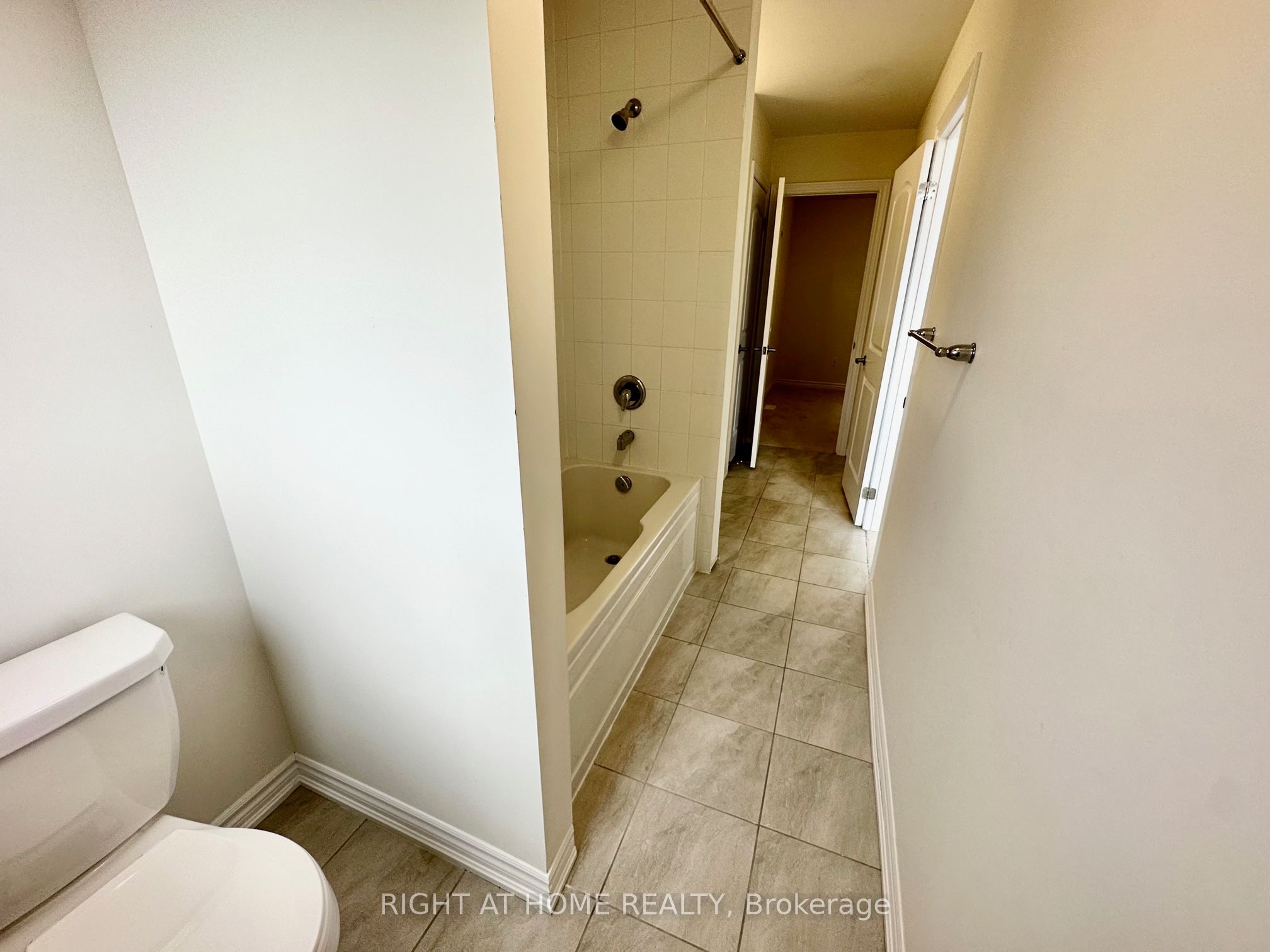 3 Bee Crescent Upper Property Photo 32