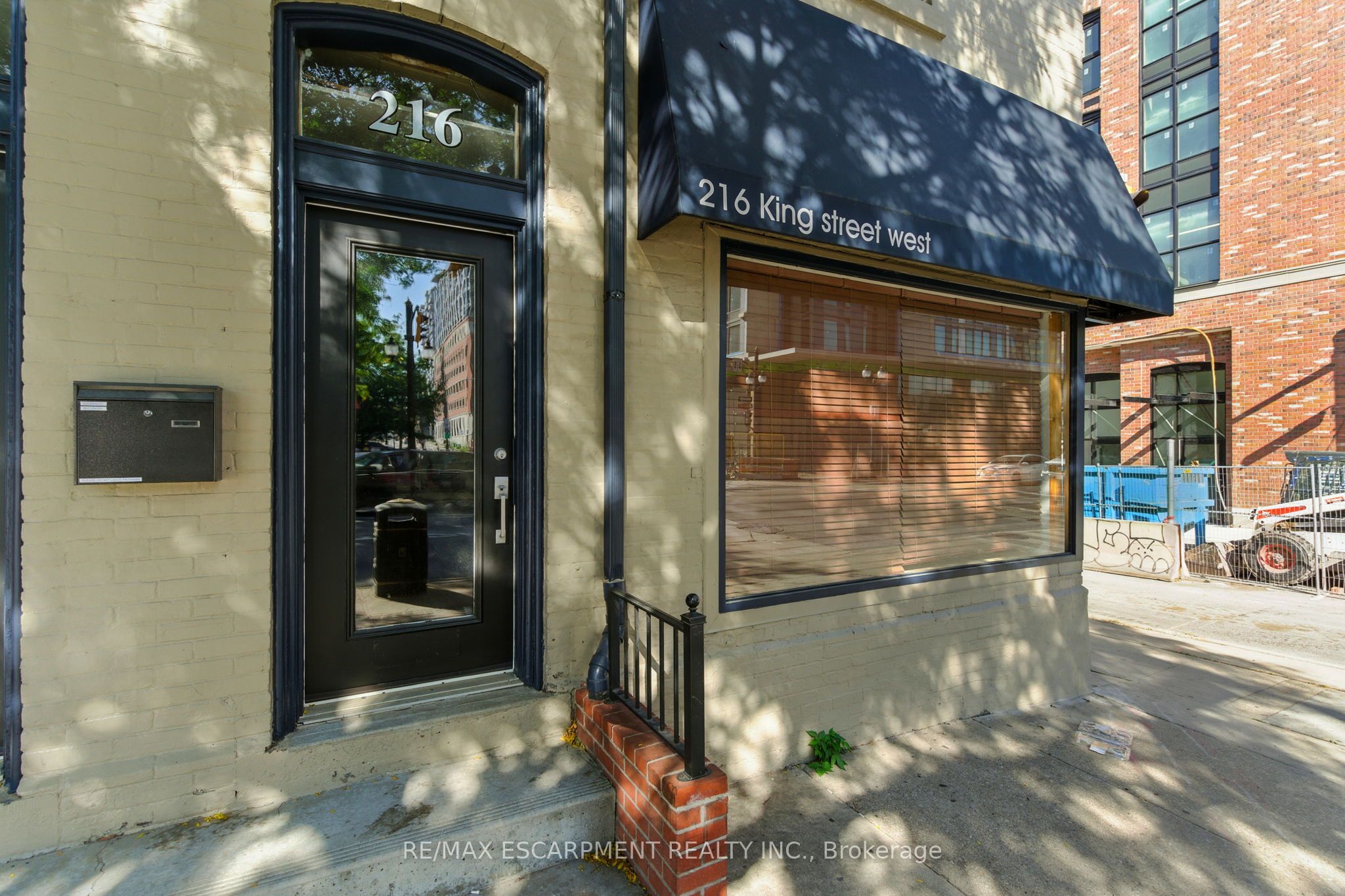 216-220 King Street W Property Photo 2