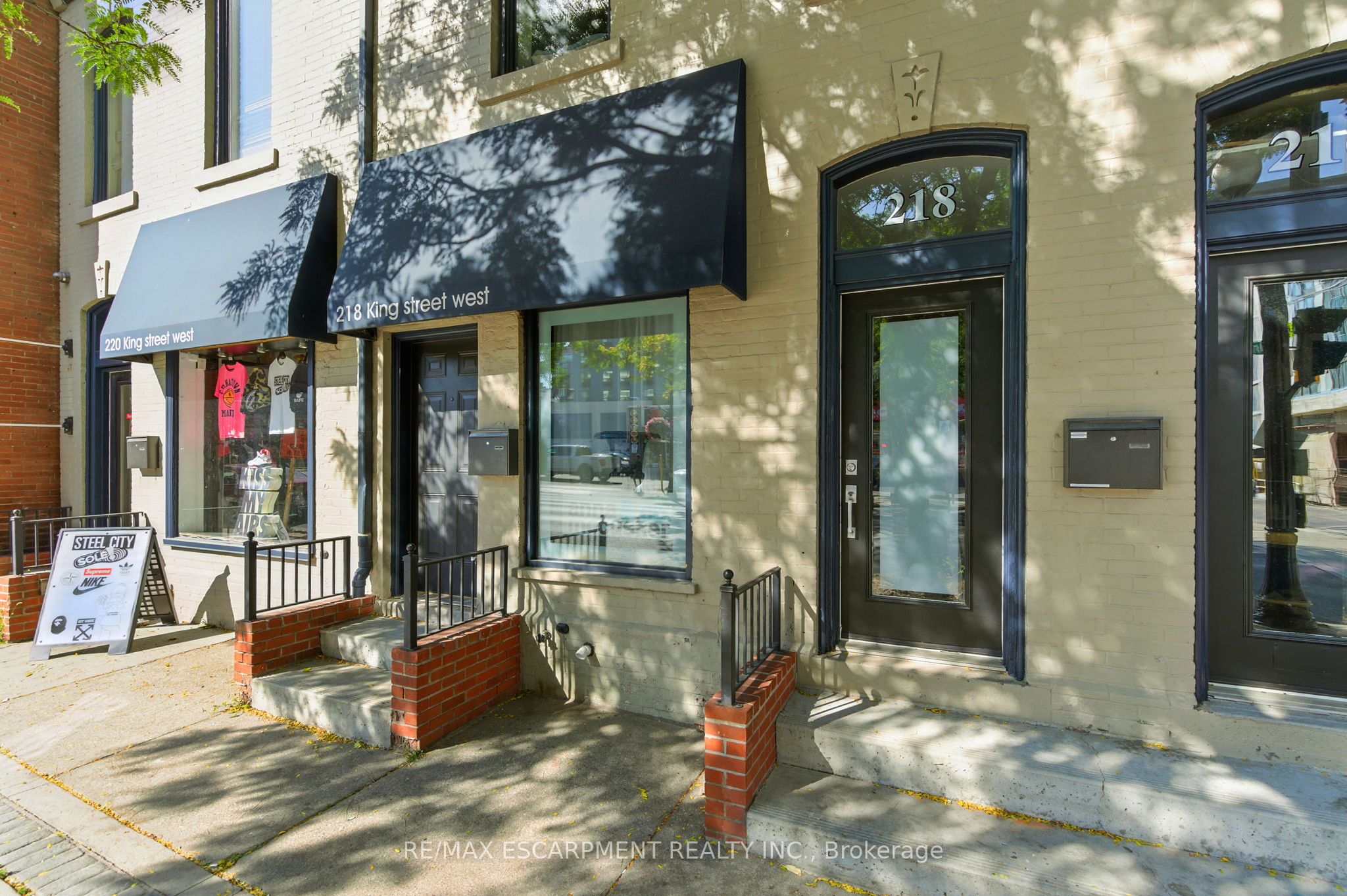 216-220 King Street W Property Photo 3