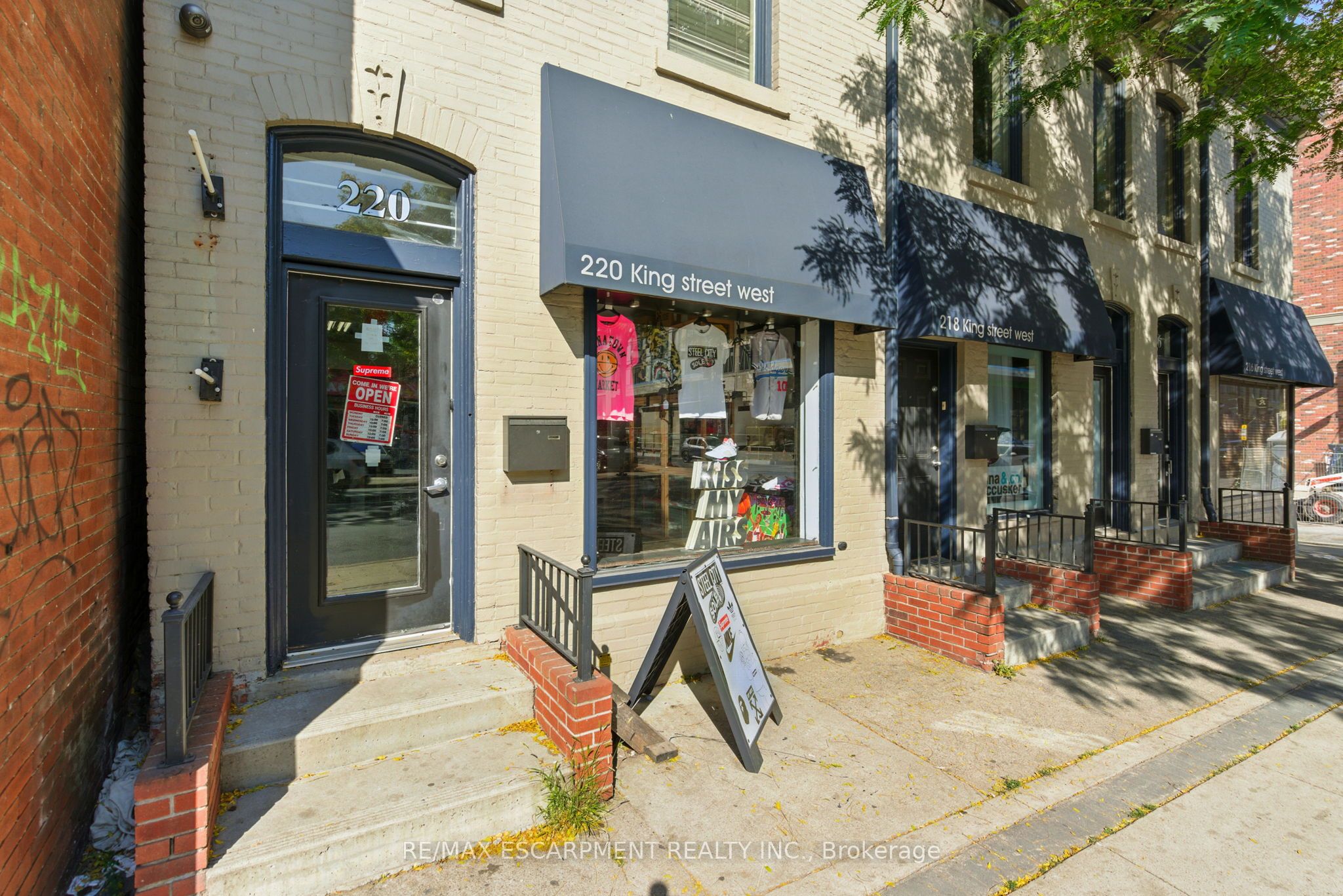 216-220 King Street W Property Photo 5