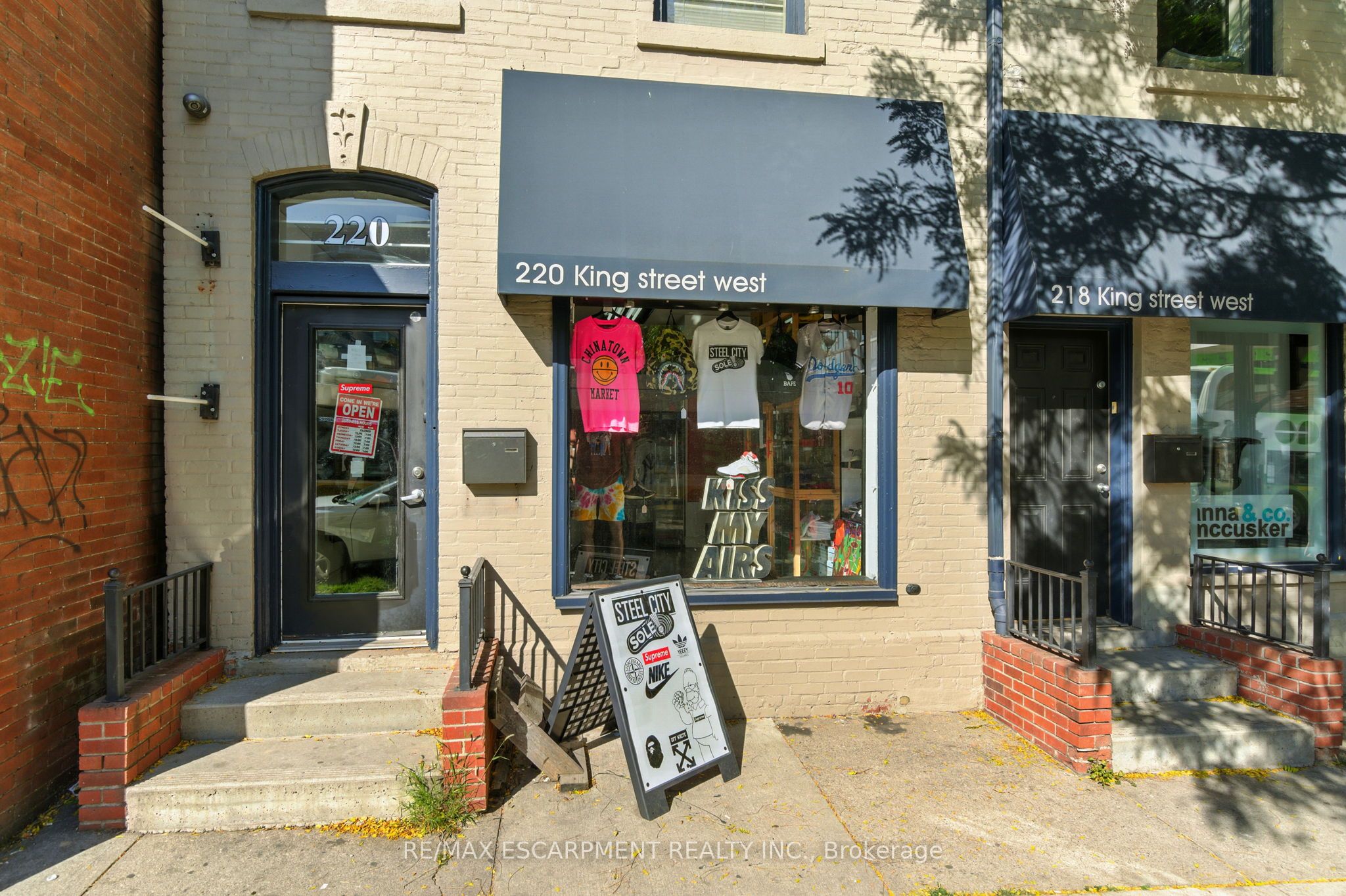 216-220 King Street W Property Photo 8