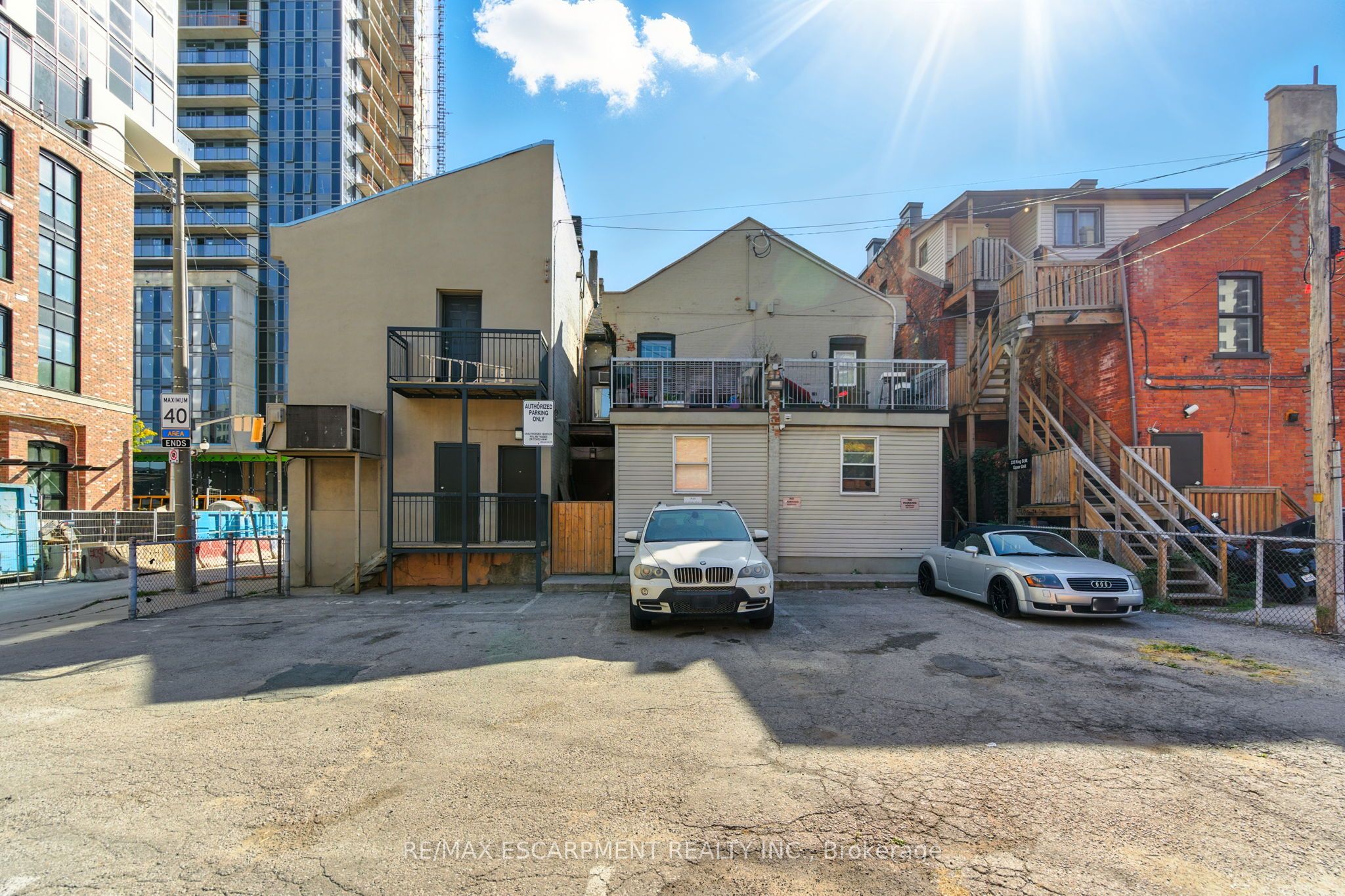 216-220 King Street W Property Photo 17