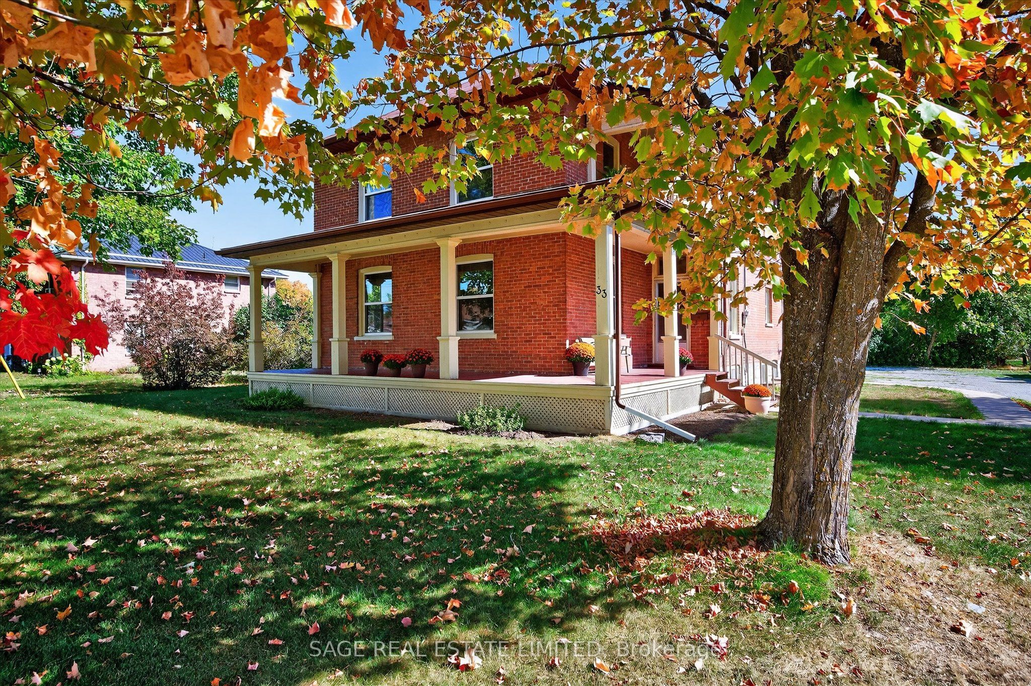 33 John Street Property Photo 4