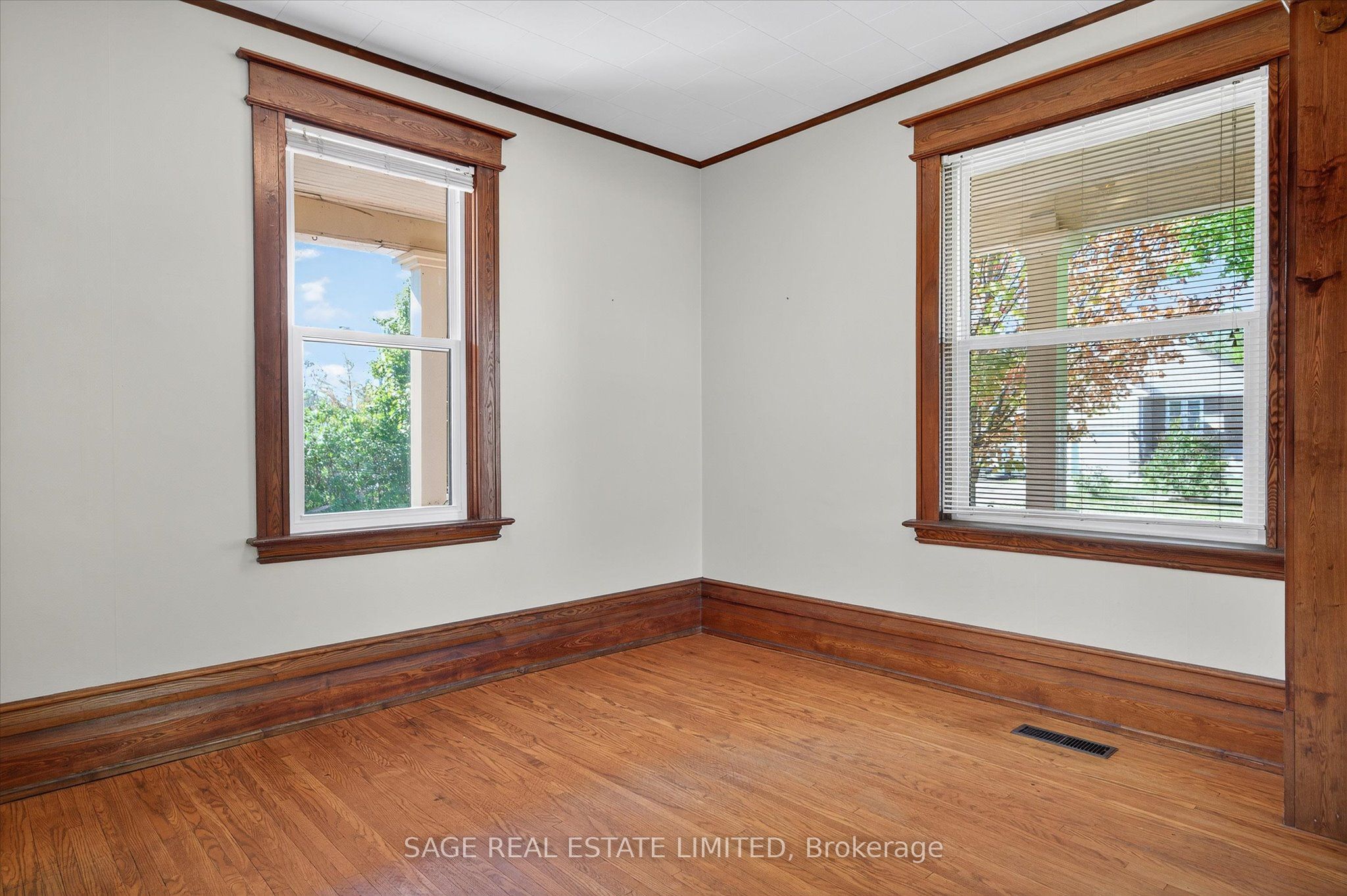 33 John Street Property Photo 8
