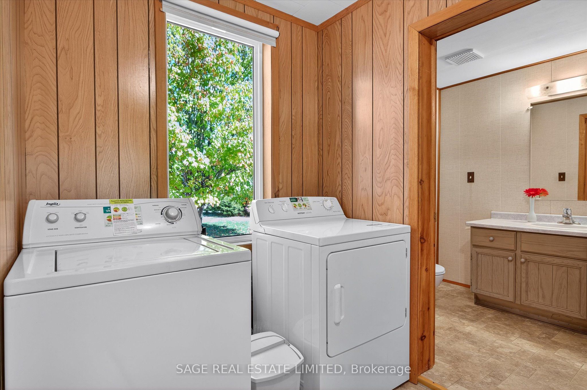 33 John Street Property Photo 25