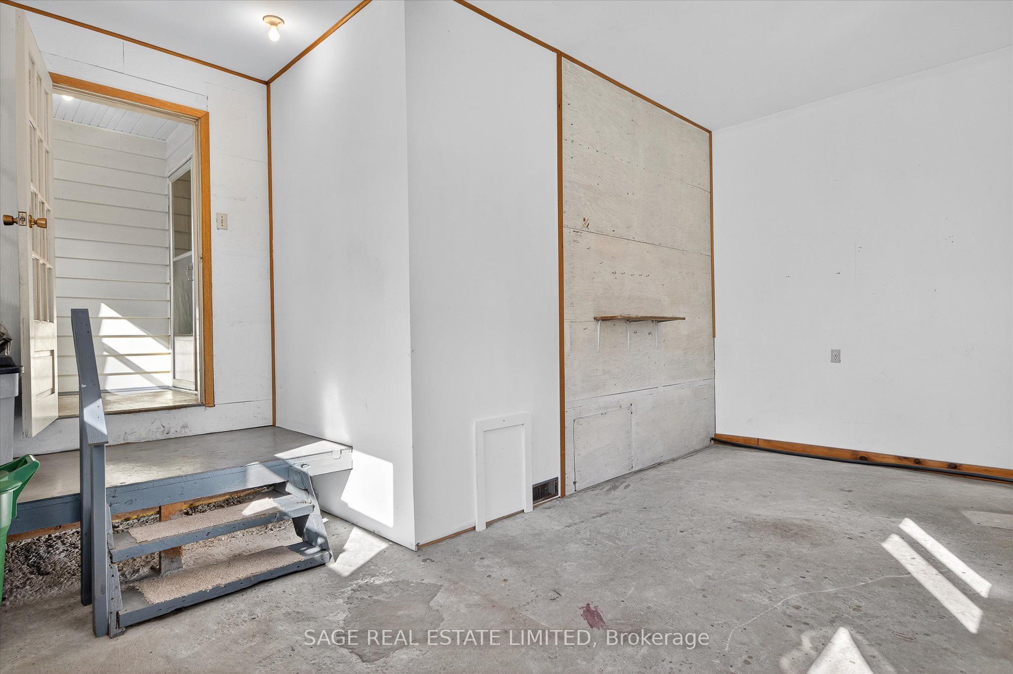 33 John Street Property Photo 27