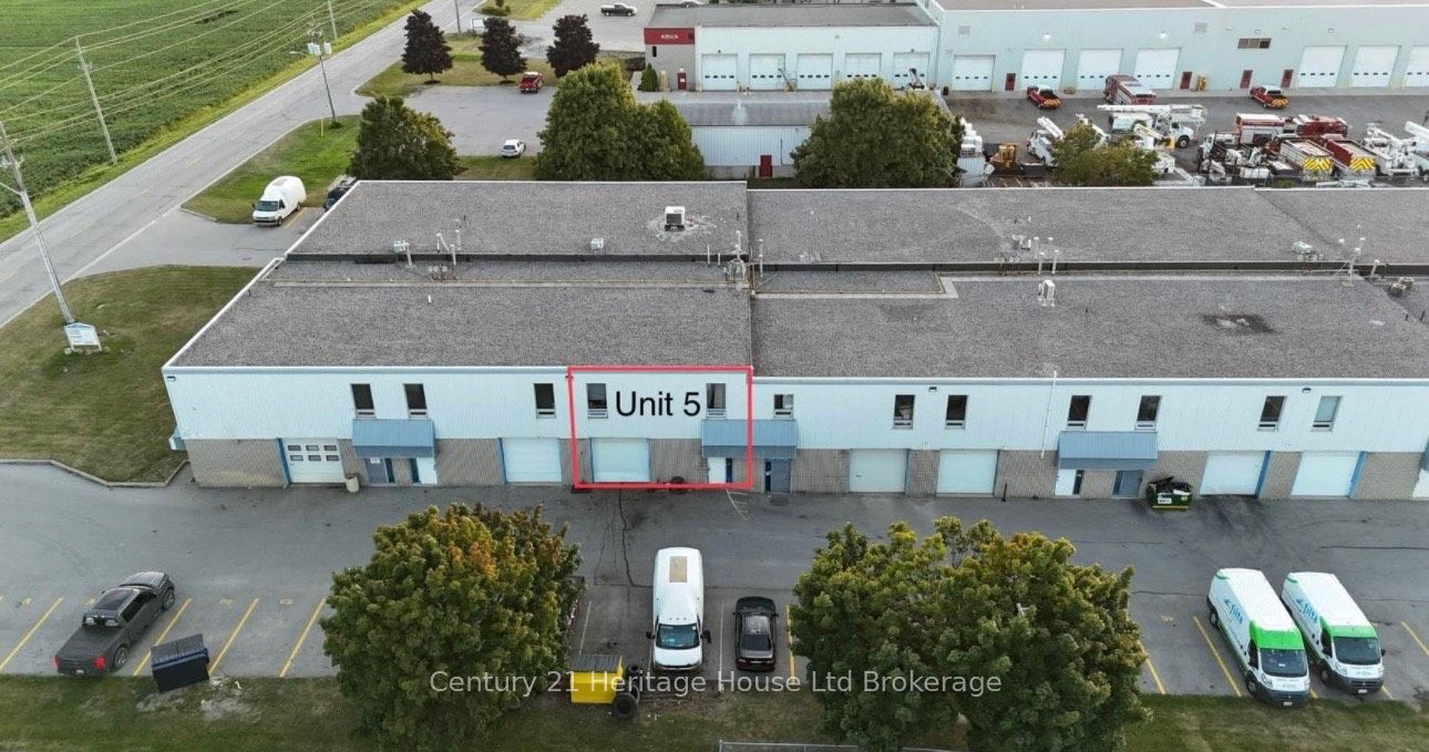 1033 Pattullo Avenue 5 Property Photo 2