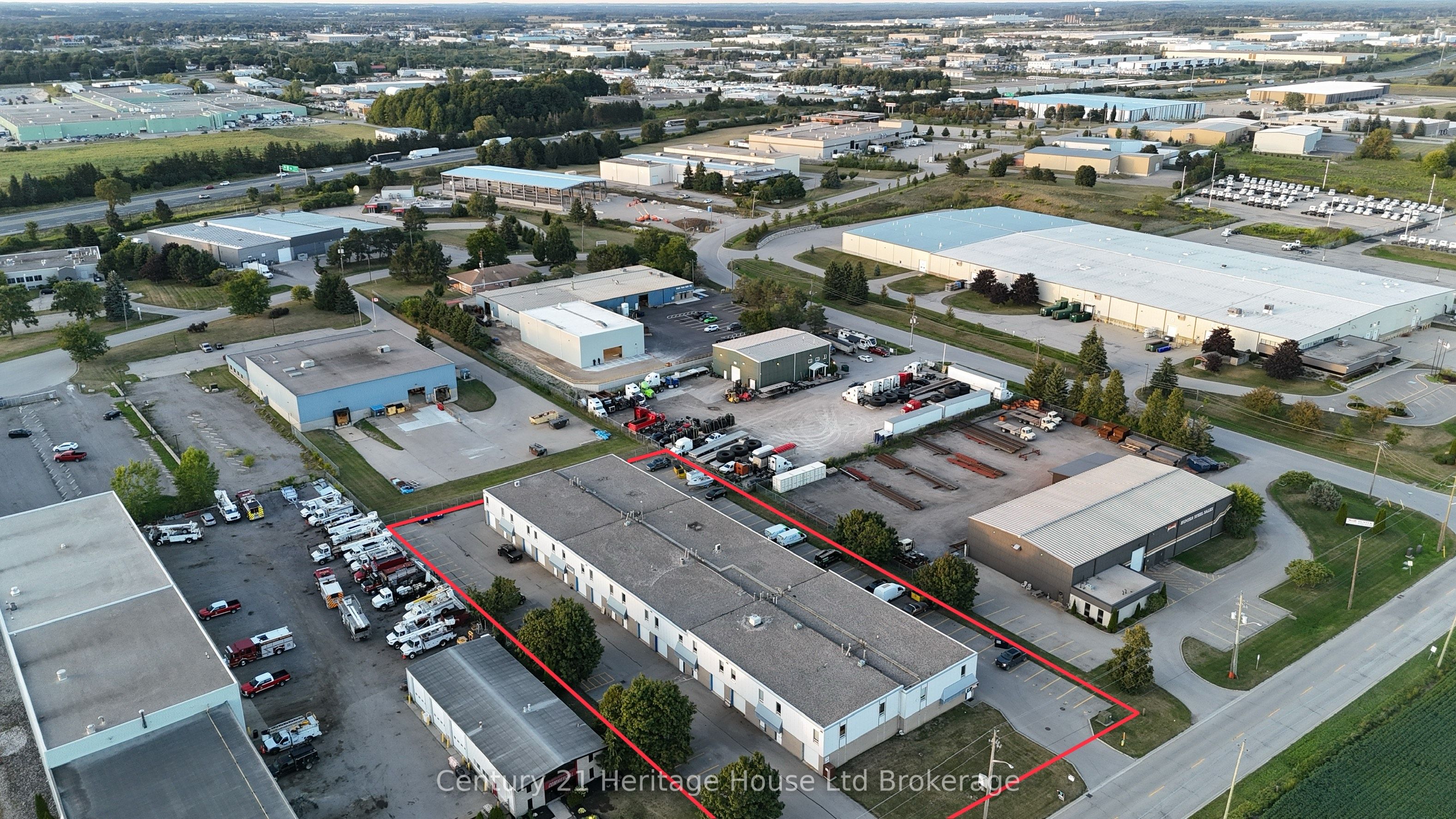 1033 Pattullo Avenue 5 Property Photo 8