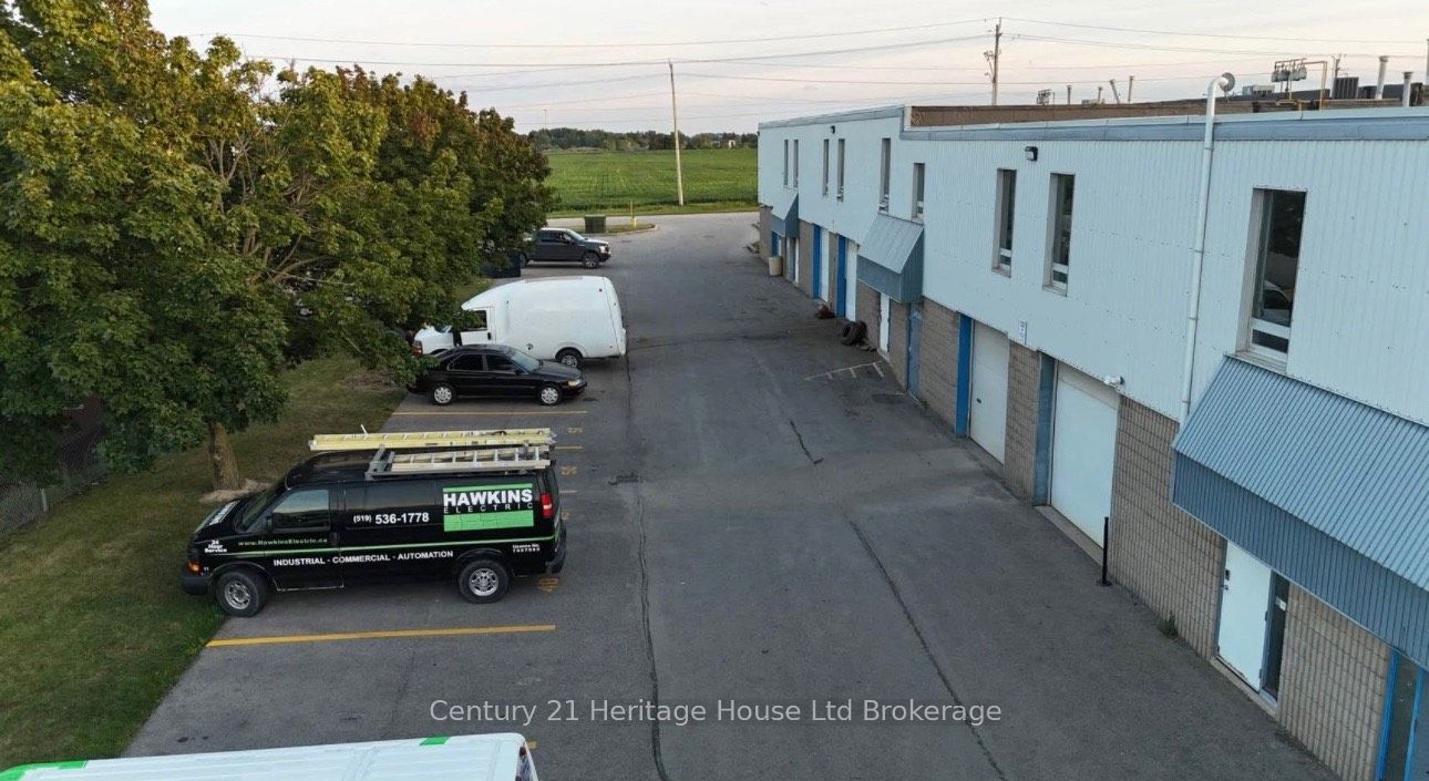 1033 Pattullo Avenue 5 Property Photo 10